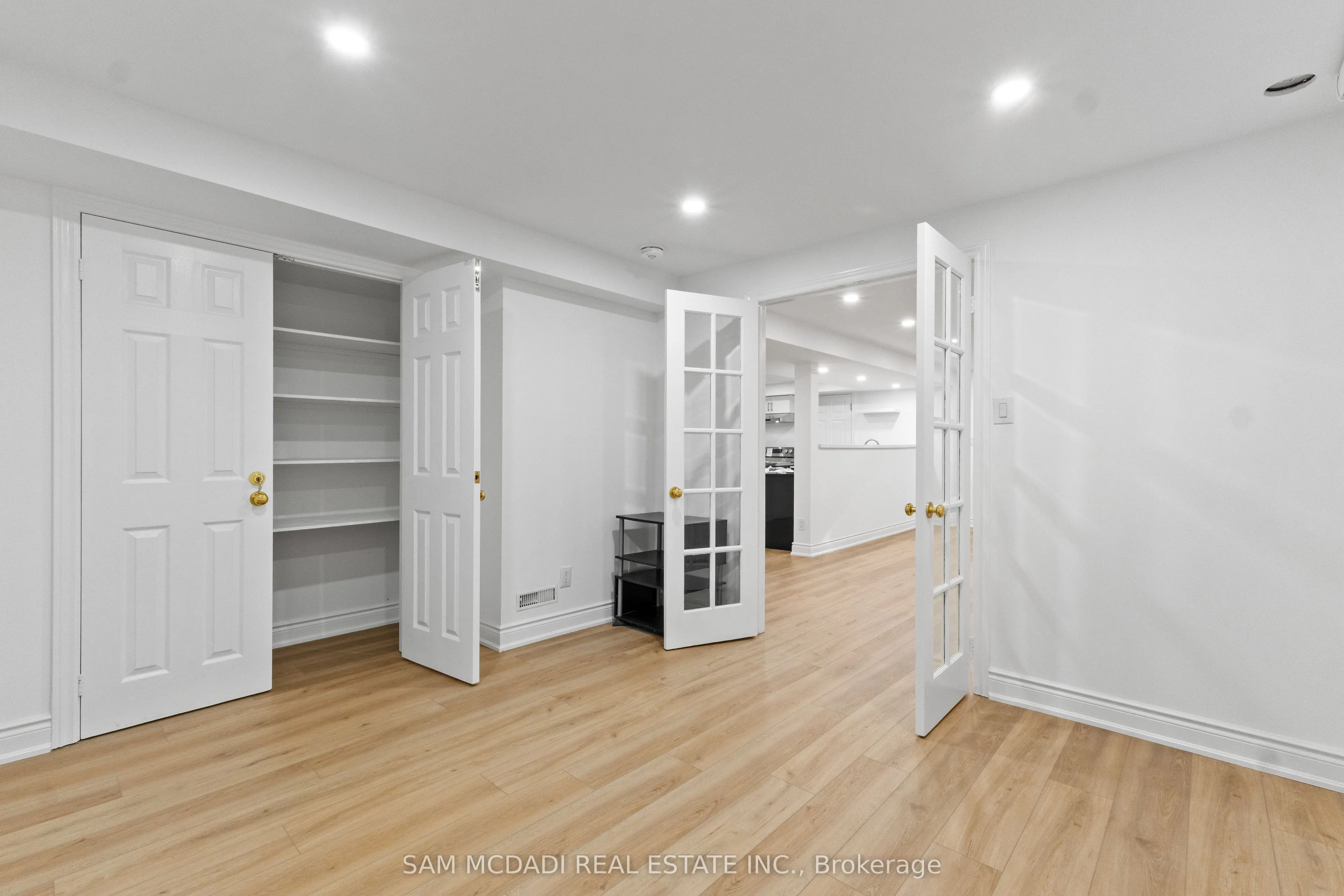5436 Edencroft Crescent, #Lower