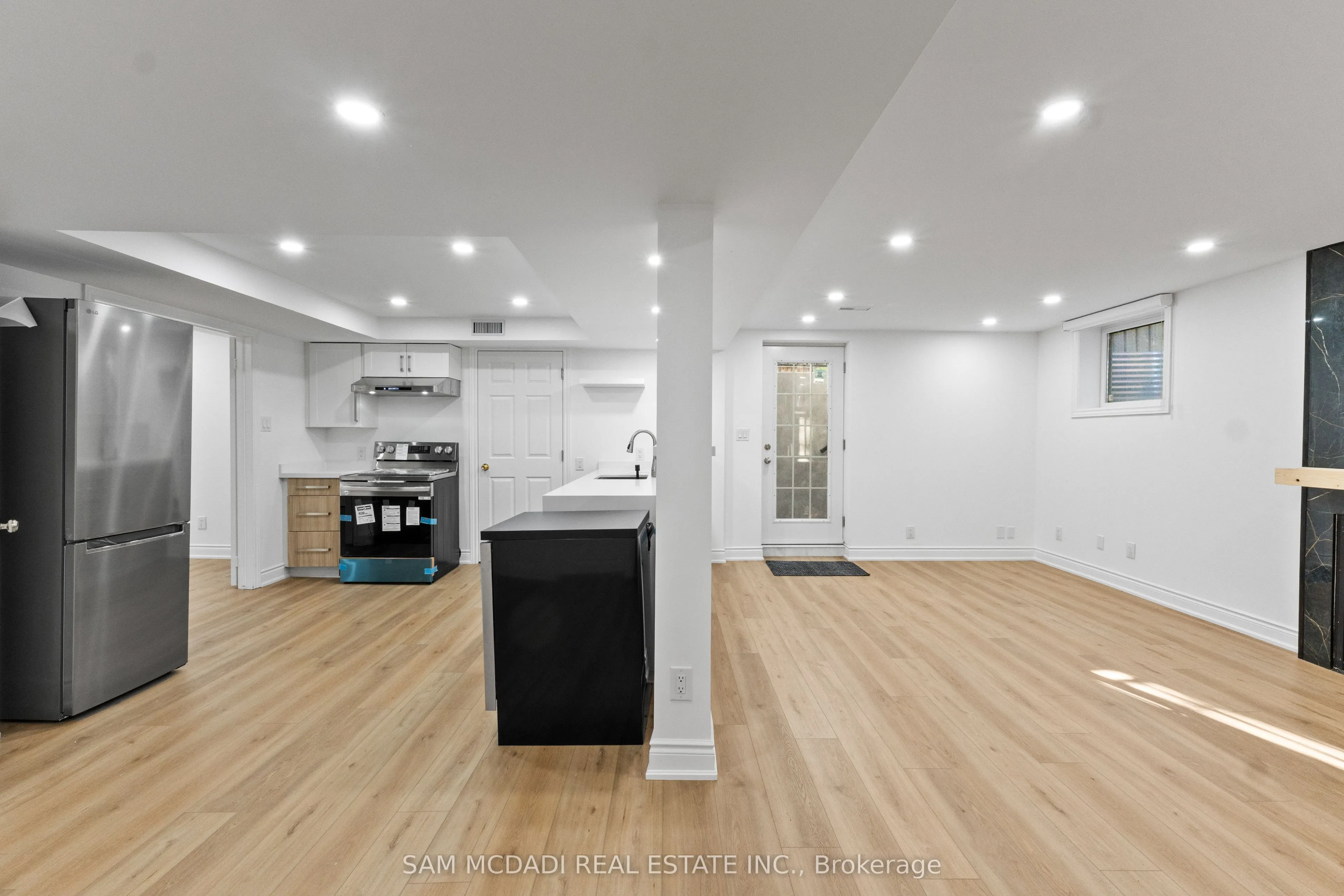 5436 Edencroft Crescent, #Lower