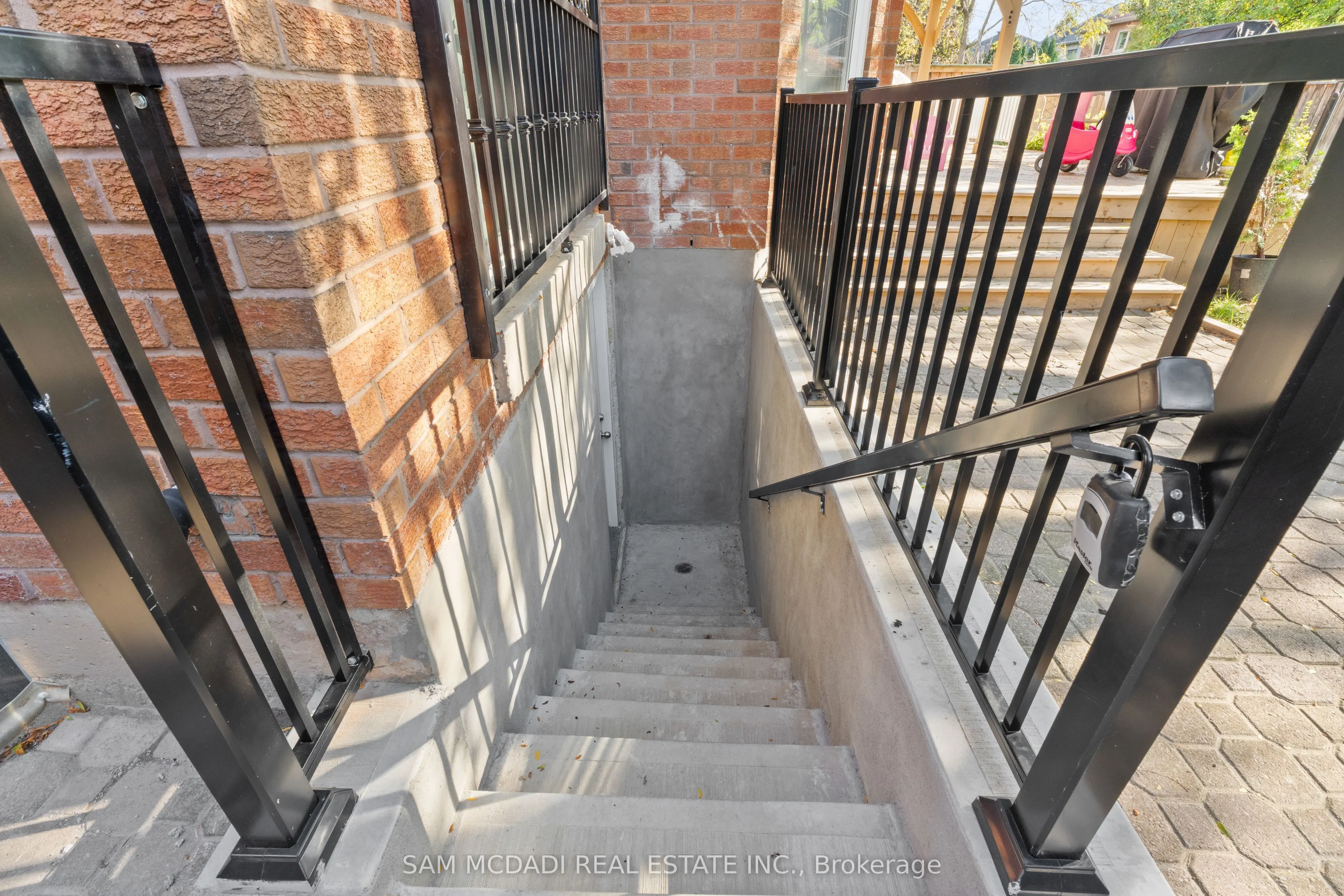 5436 Edencroft Crescent, #Lower