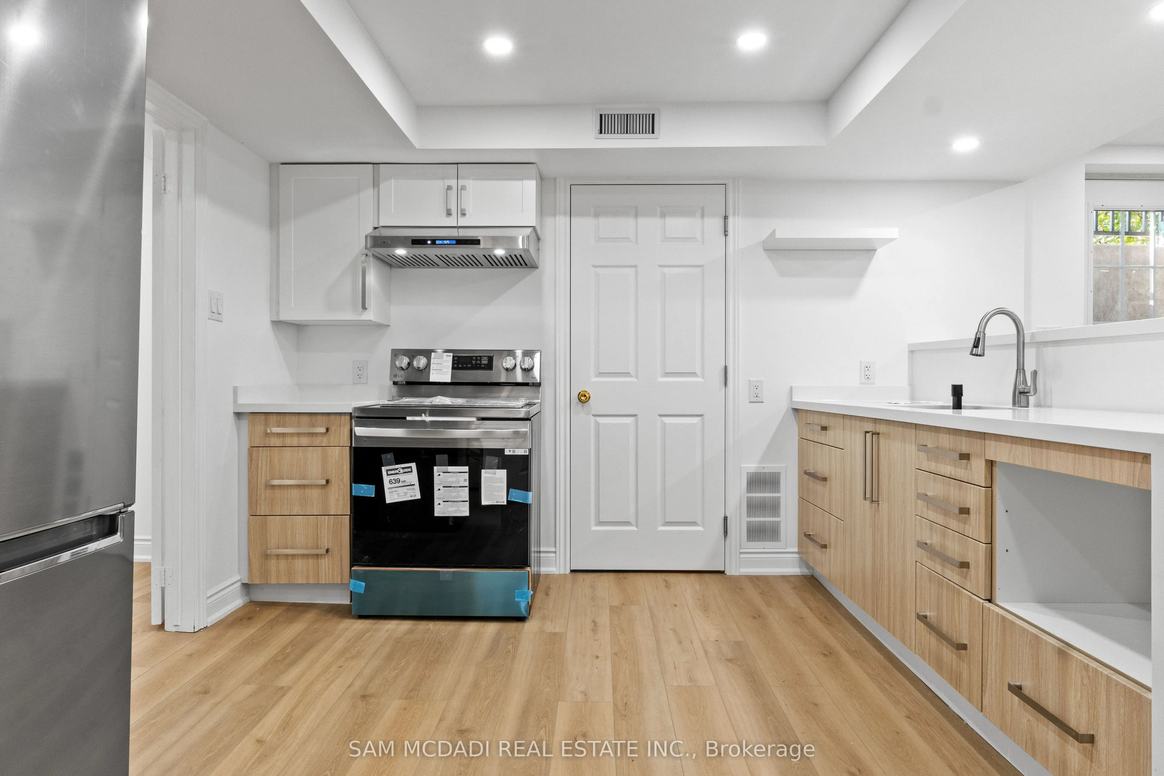 5436 Edencroft Crescent, #Lower