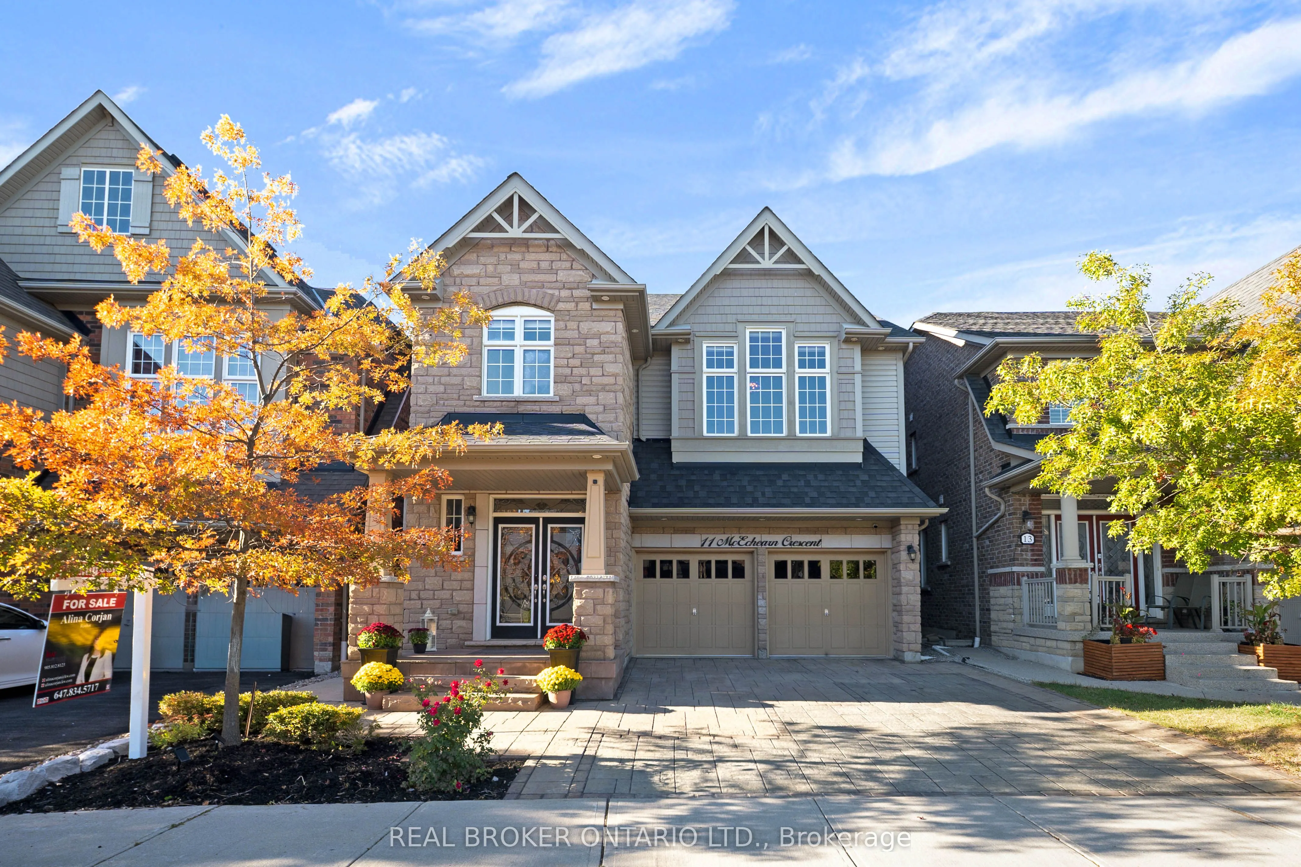 11 McEchearn Crescent