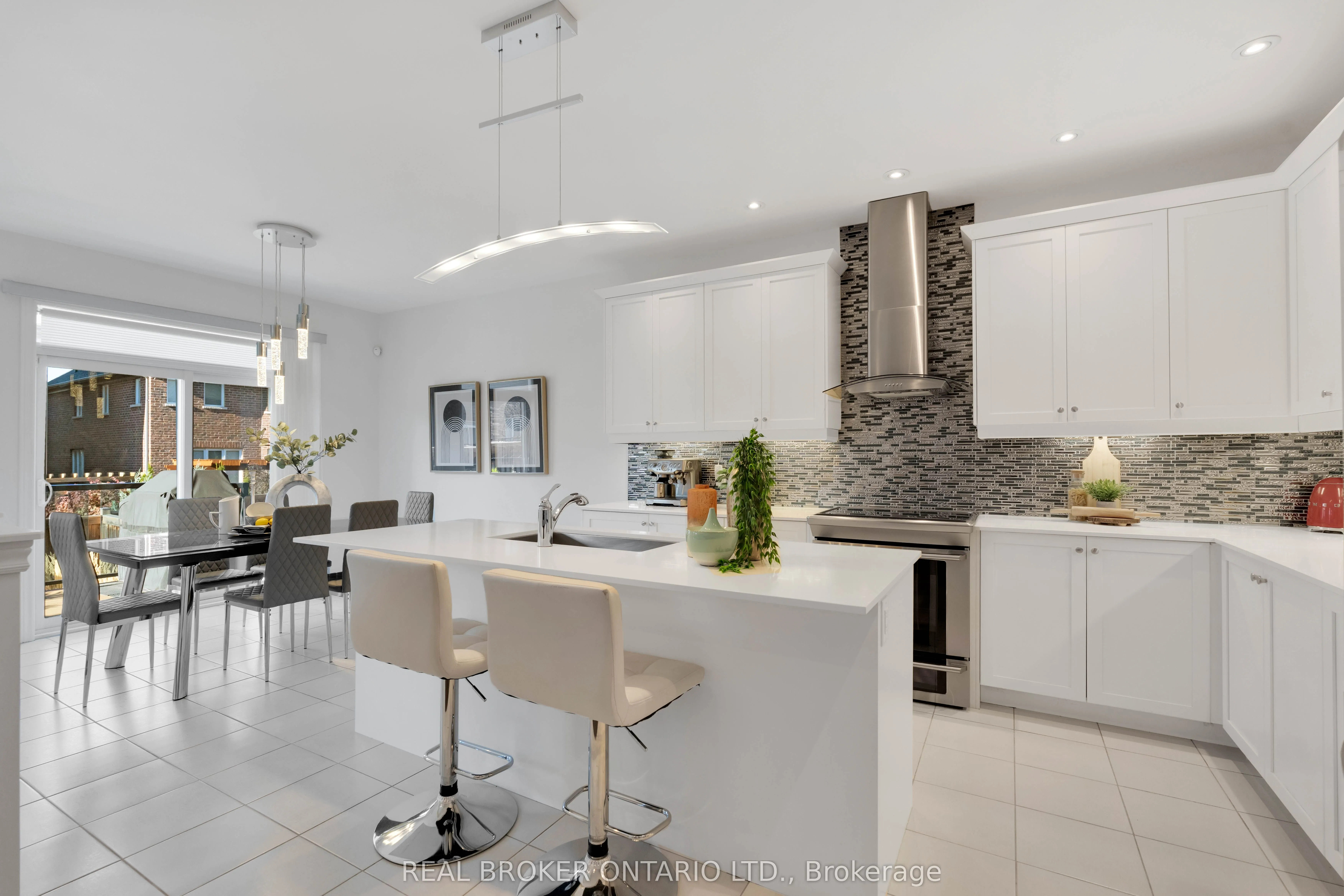 11 McEchearn Crescent