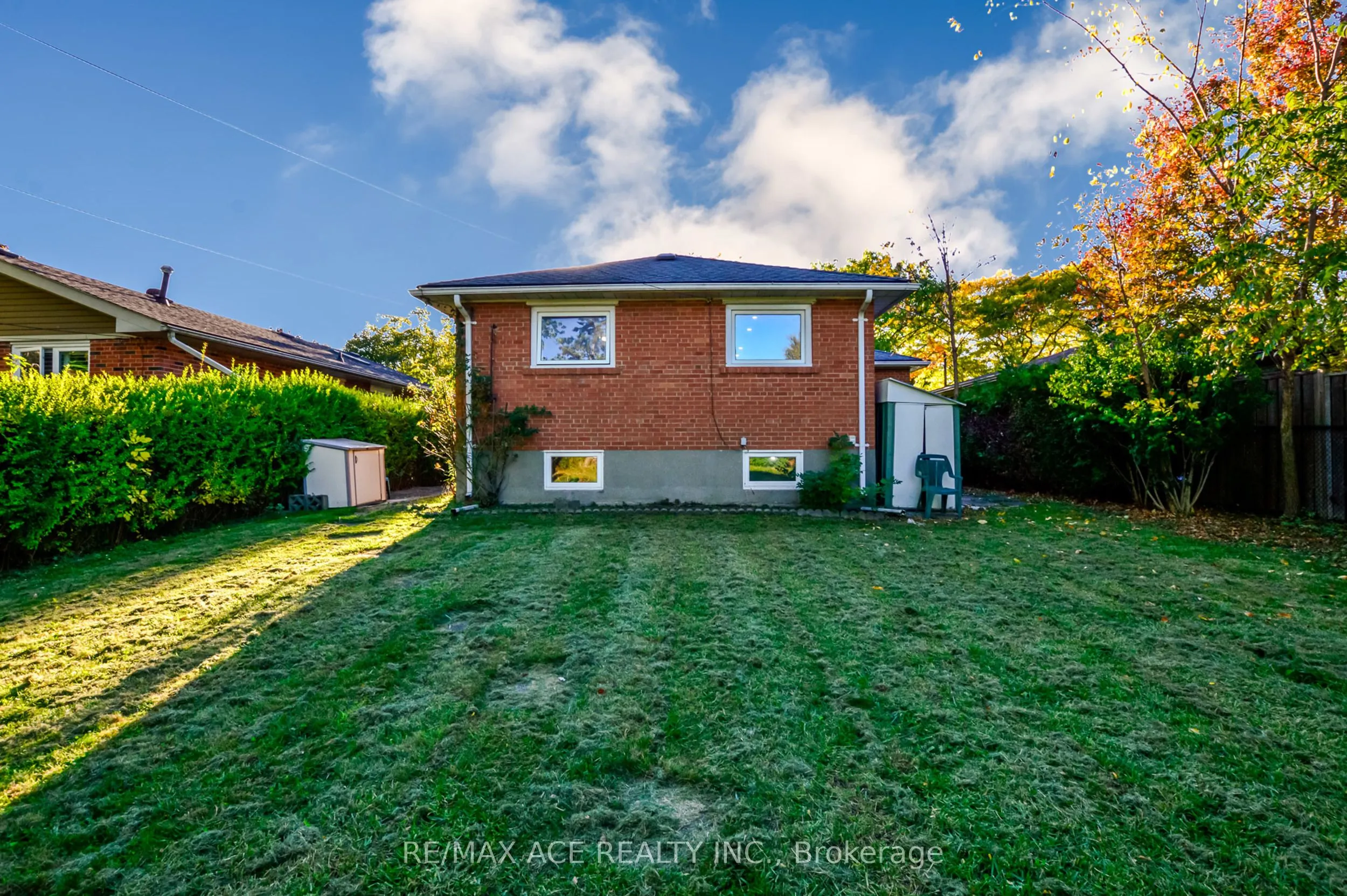 42 Swanhurst Boulevard