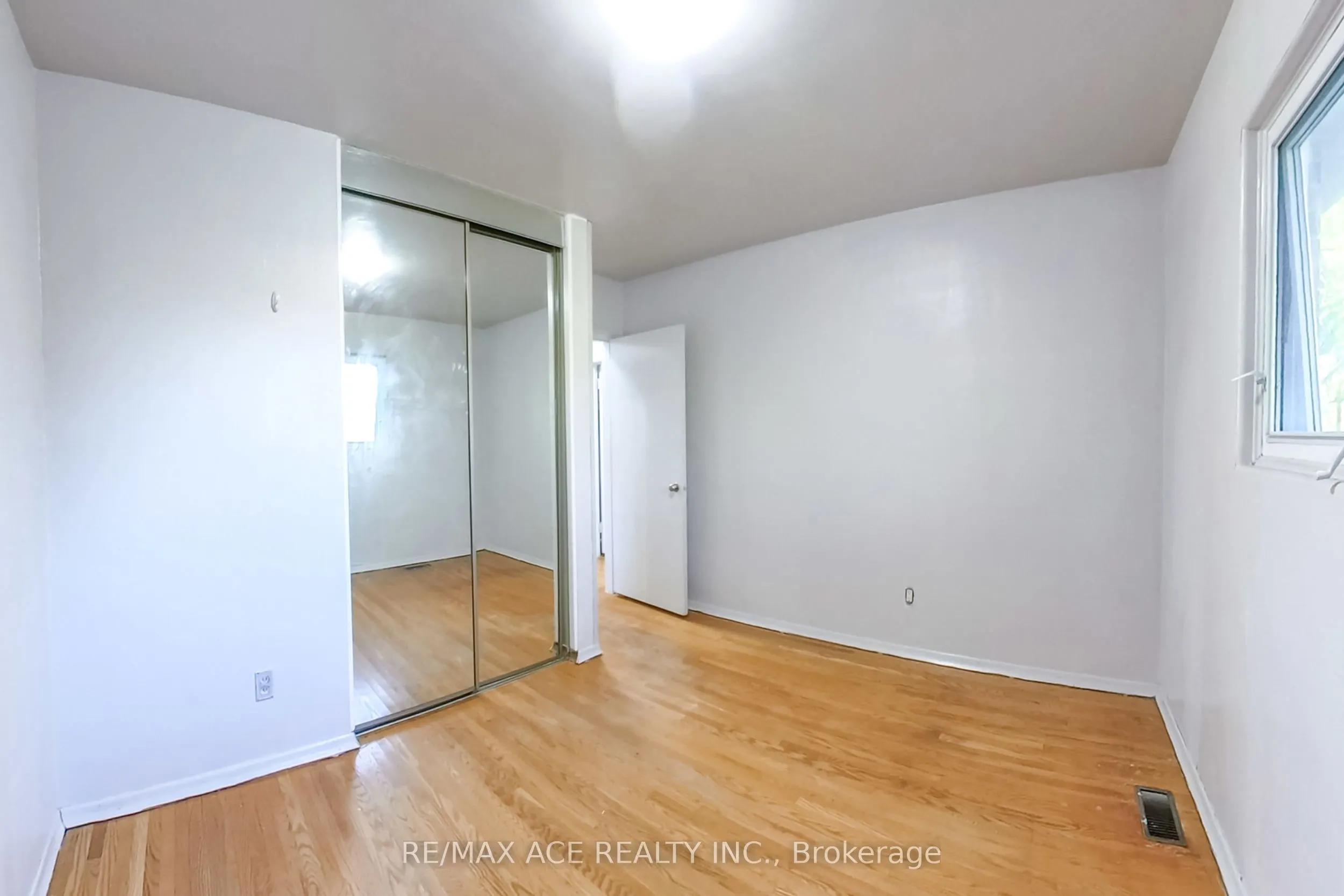42 Swanhurst Boulevard