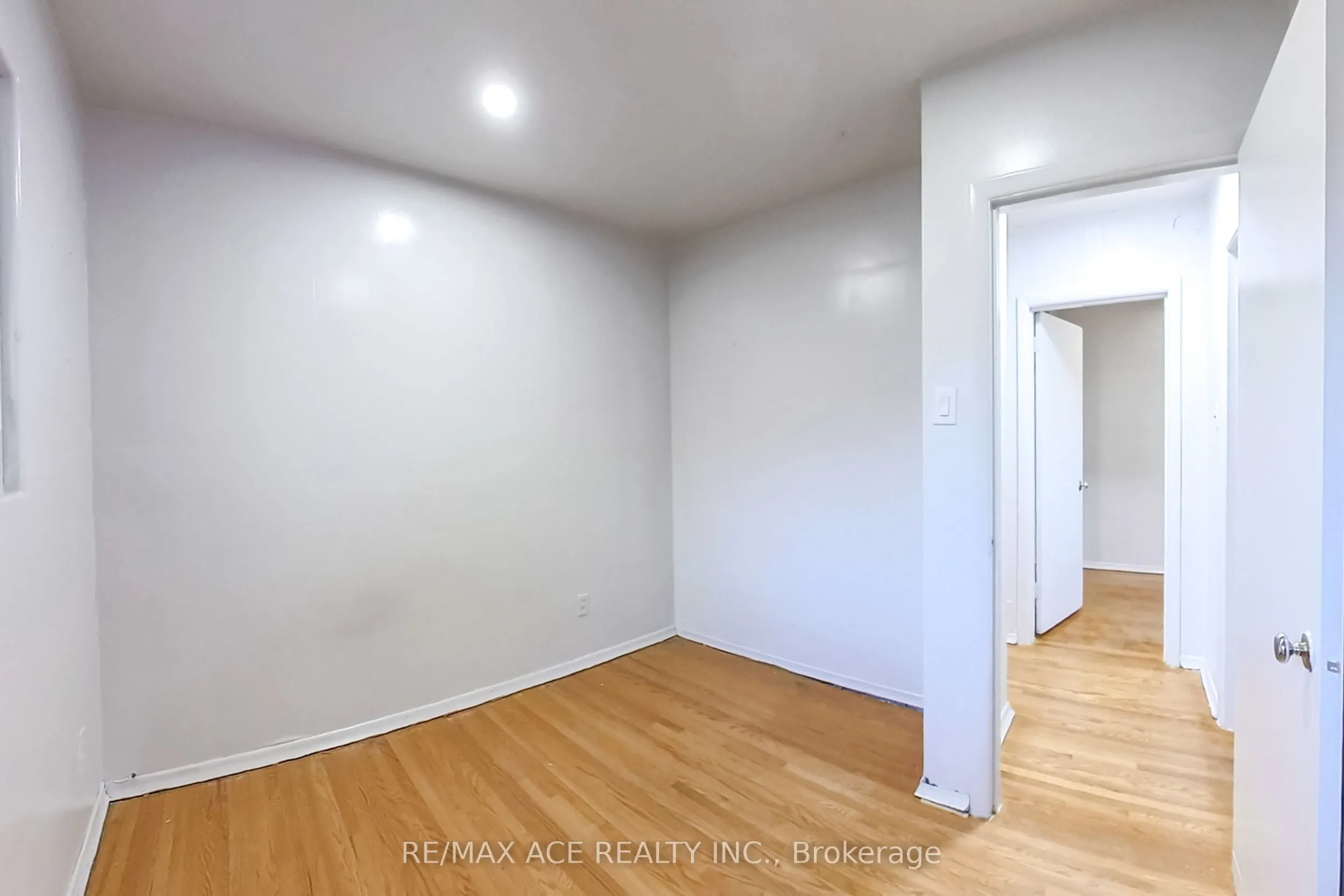 42 Swanhurst Boulevard