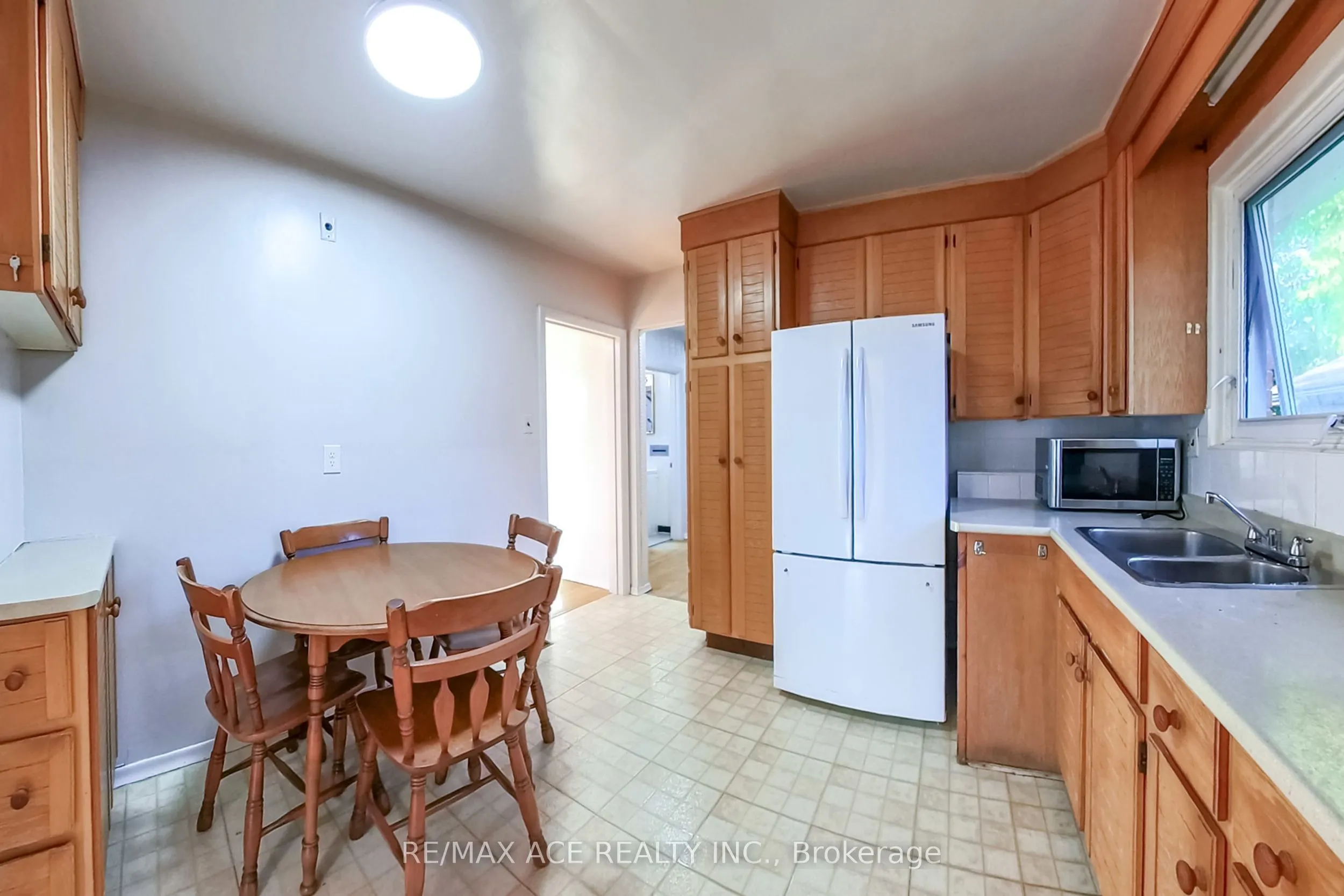 42 Swanhurst Boulevard