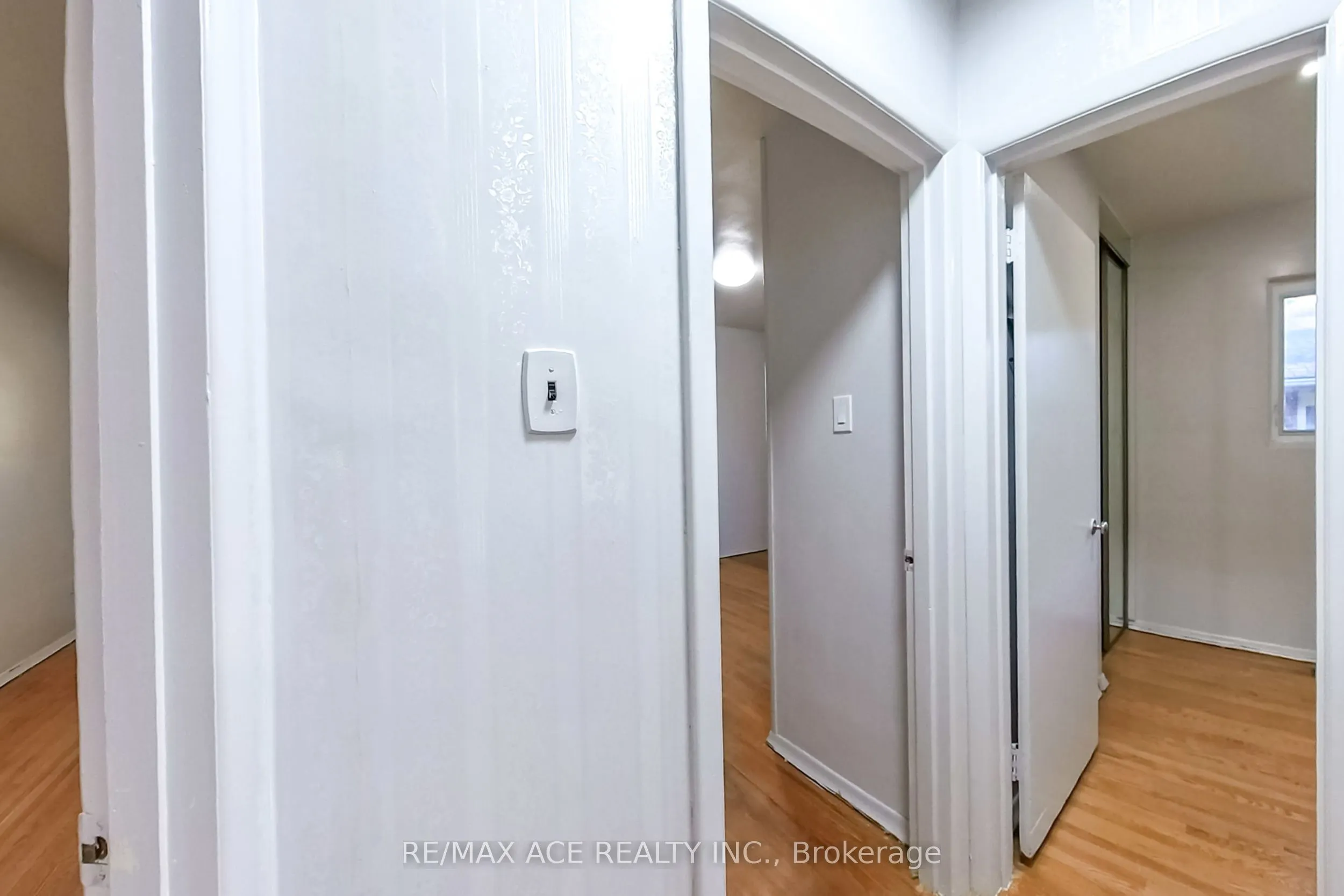 42 Swanhurst Boulevard