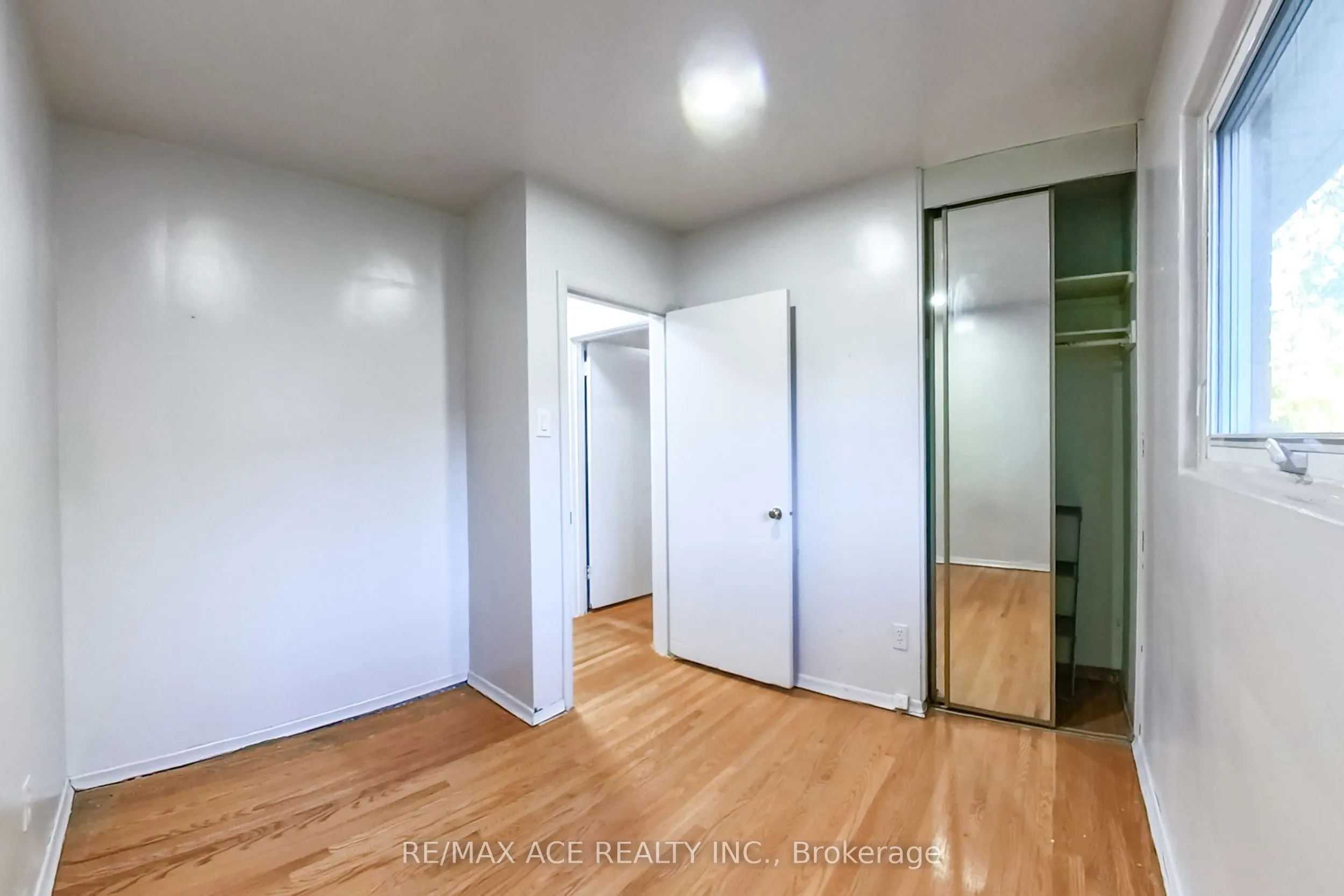 42 Swanhurst Boulevard