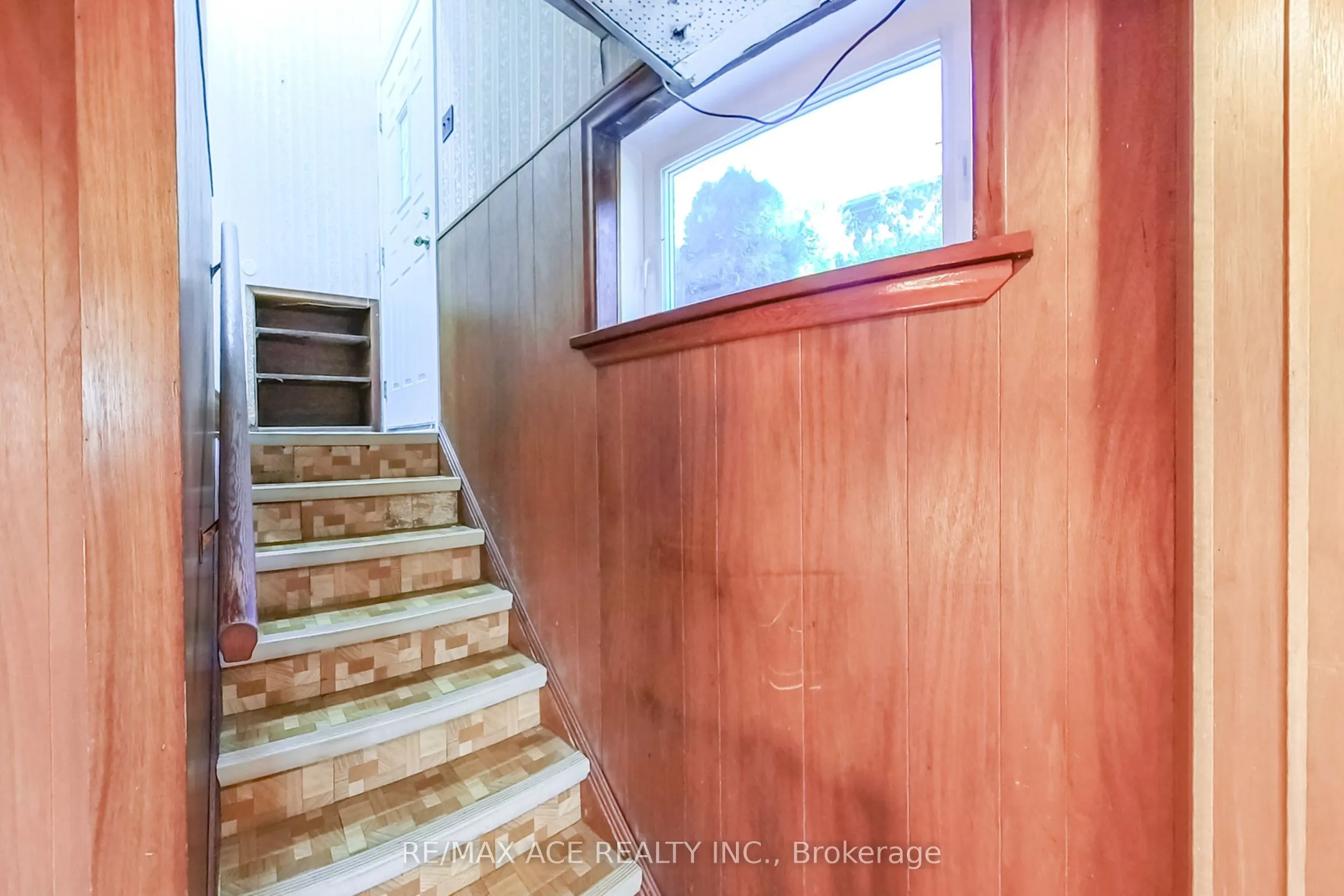 42 Swanhurst Boulevard