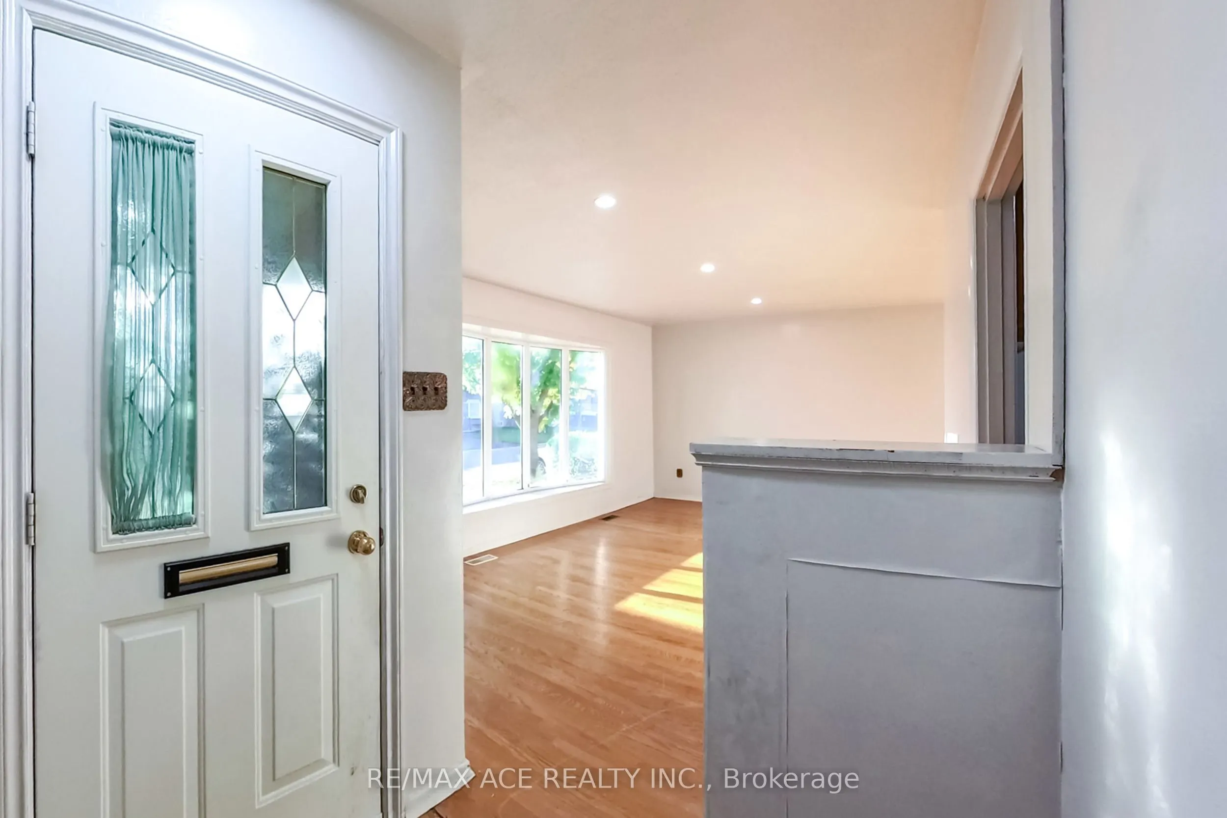 42 Swanhurst Boulevard