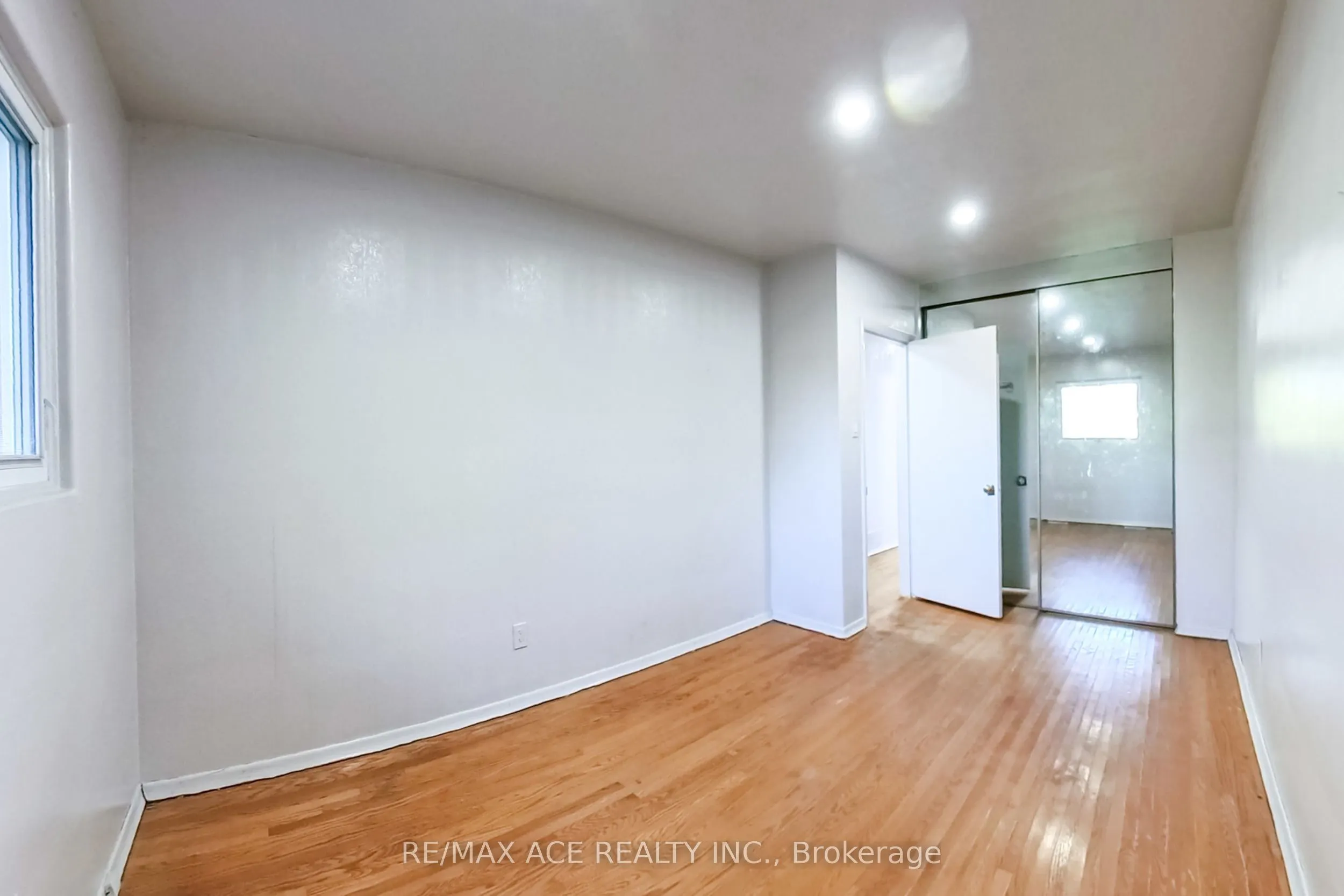 42 Swanhurst Boulevard