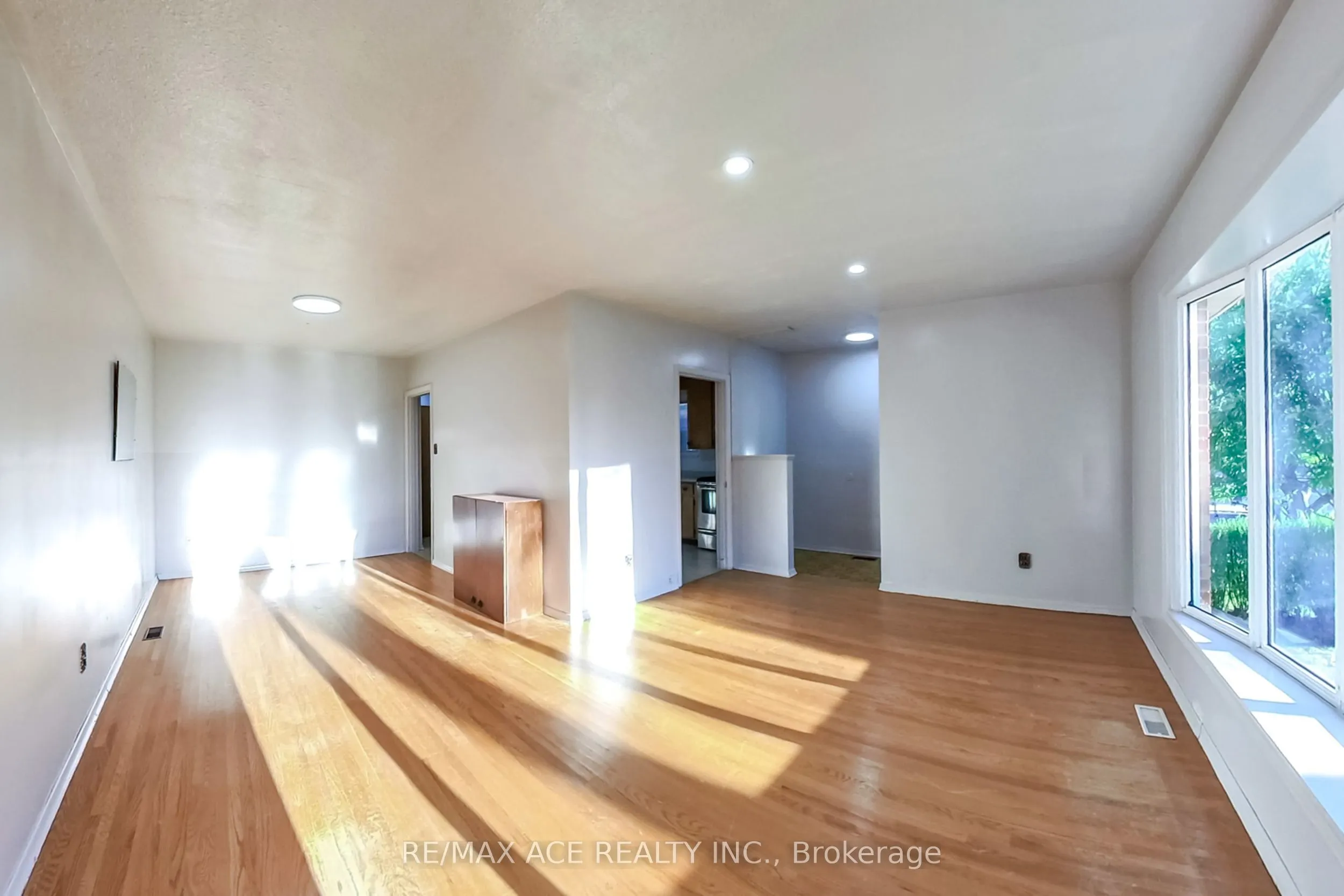 42 Swanhurst Boulevard