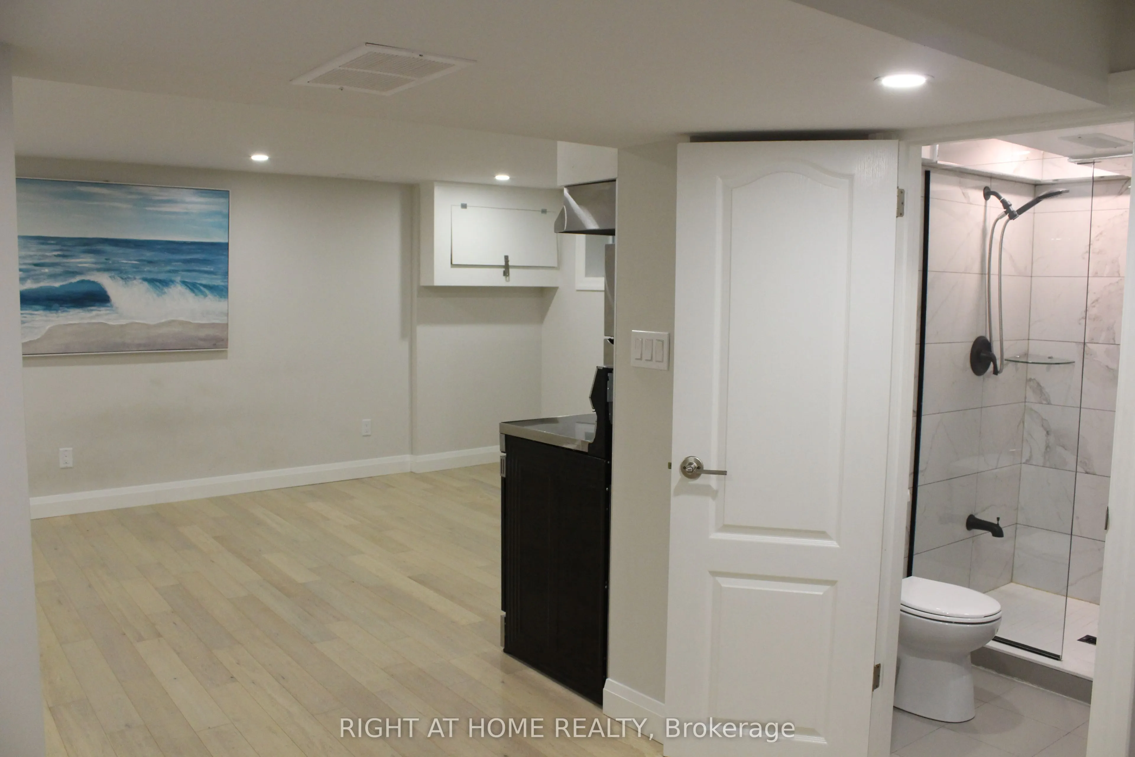 9 Farley Crescent, #Lower Level