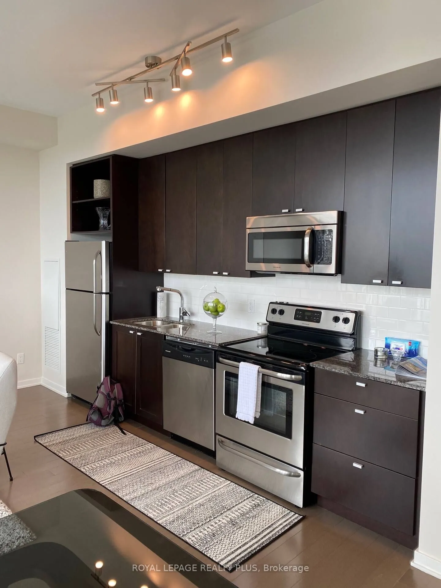 105 The Queensway Avenue, #3415