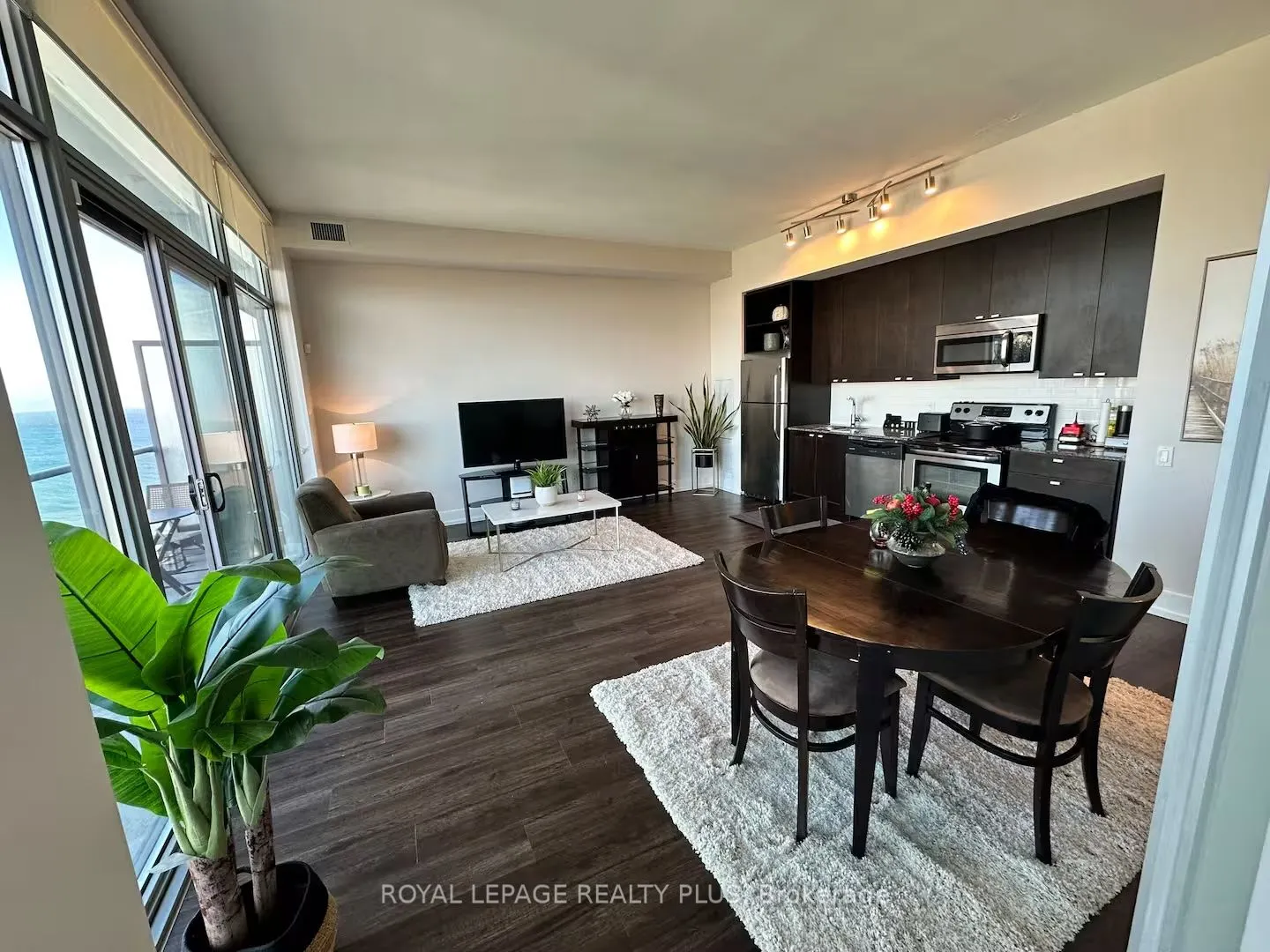 105 The Queensway Avenue, #3415