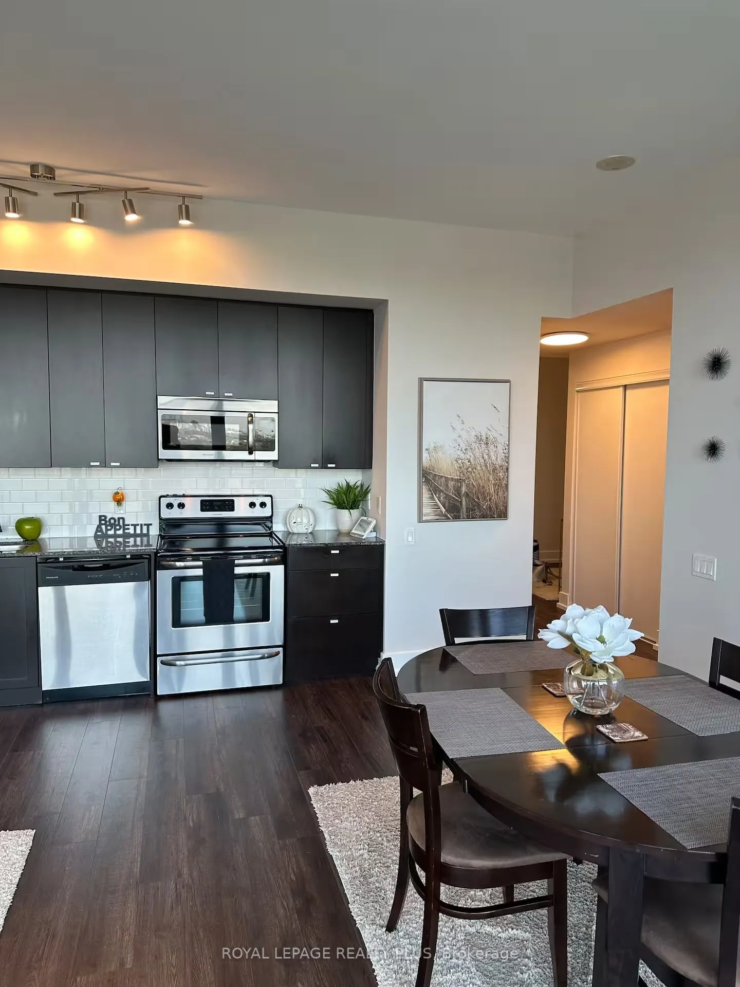 105 The Queensway Avenue, #3415
