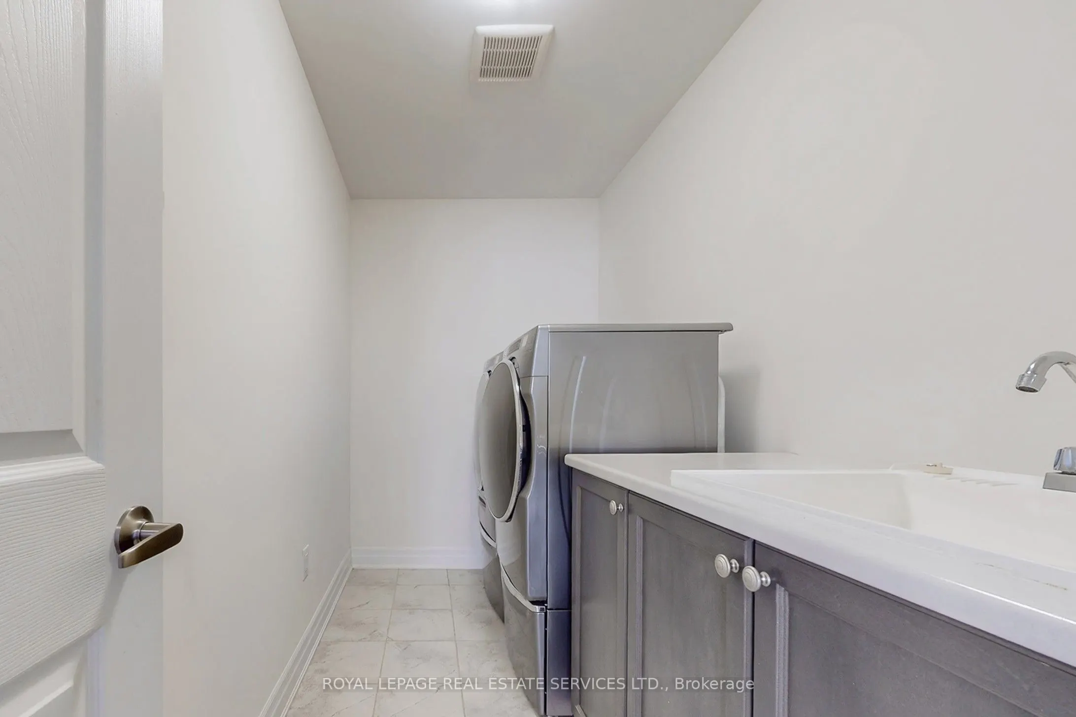 1388 Sycamore Garden, #Upper
