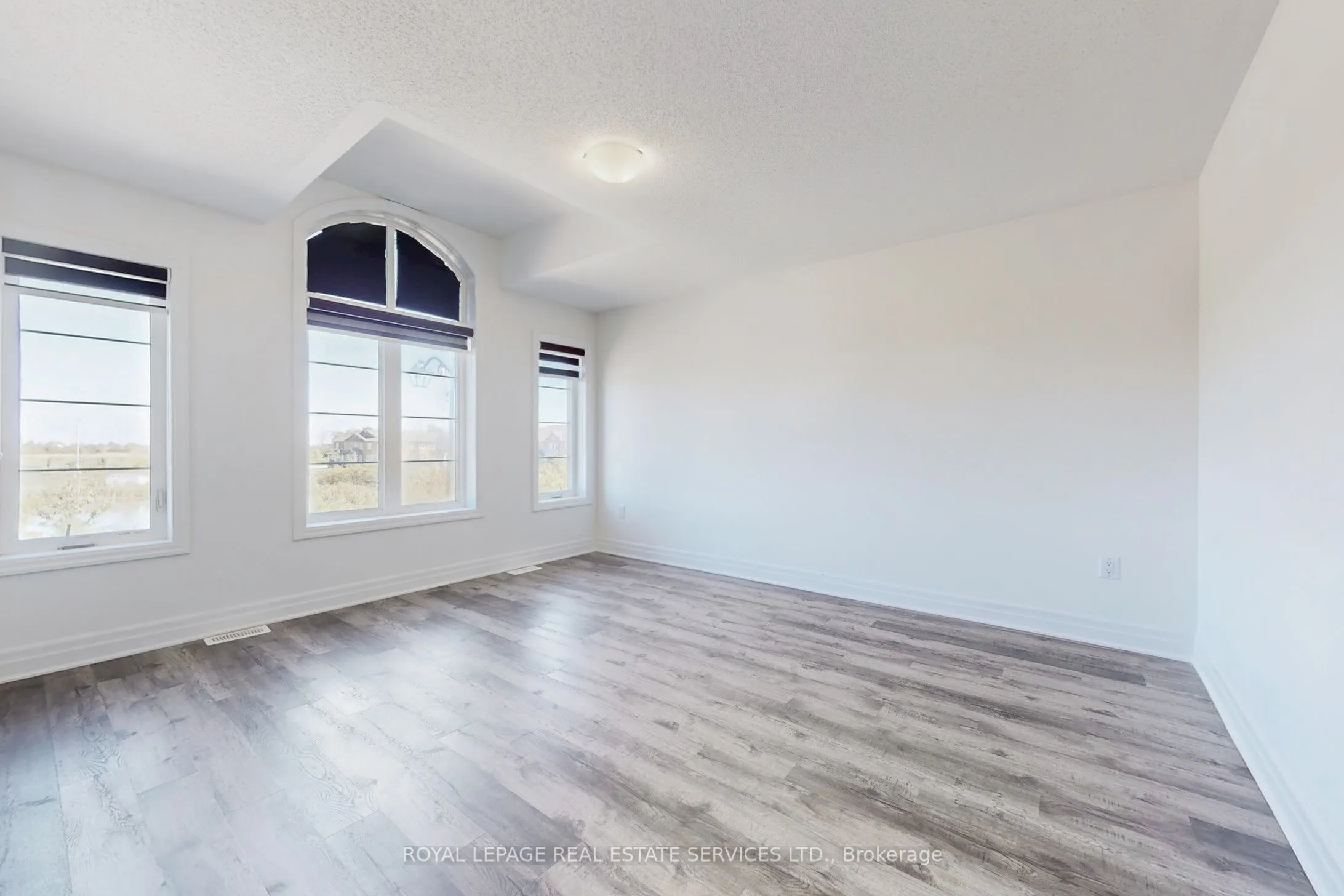 1388 Sycamore Garden, #Upper