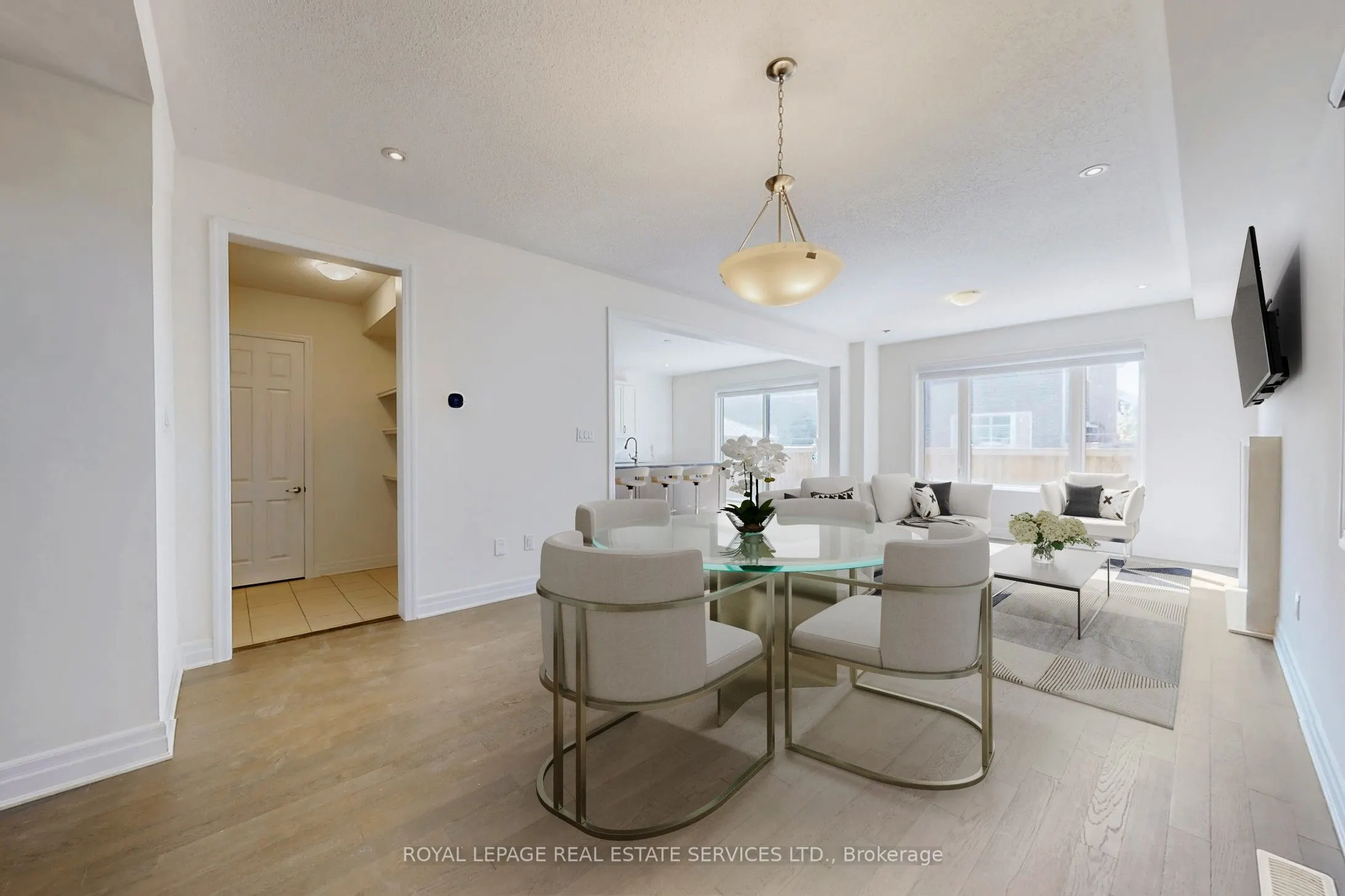 1388 Sycamore Garden, #Upper