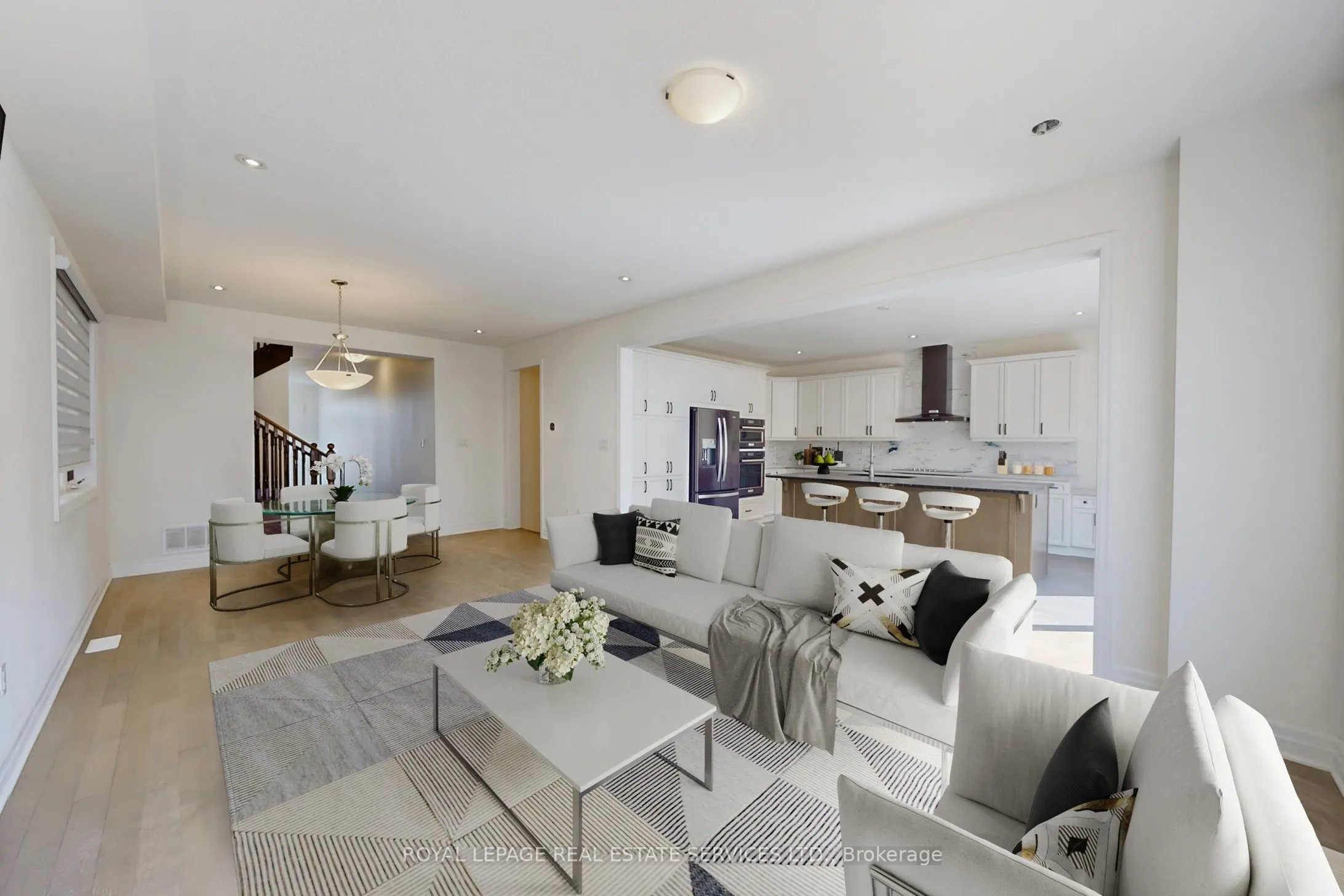 1388 Sycamore Garden, #Upper