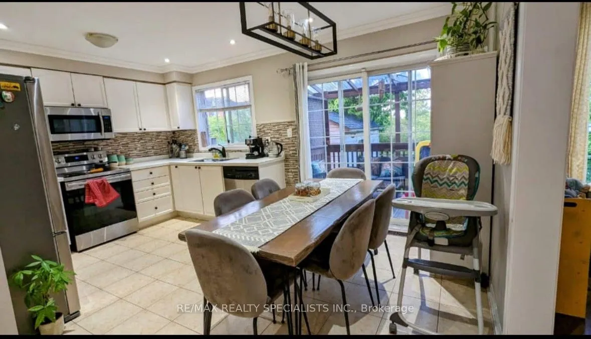15 Bayridge Drive