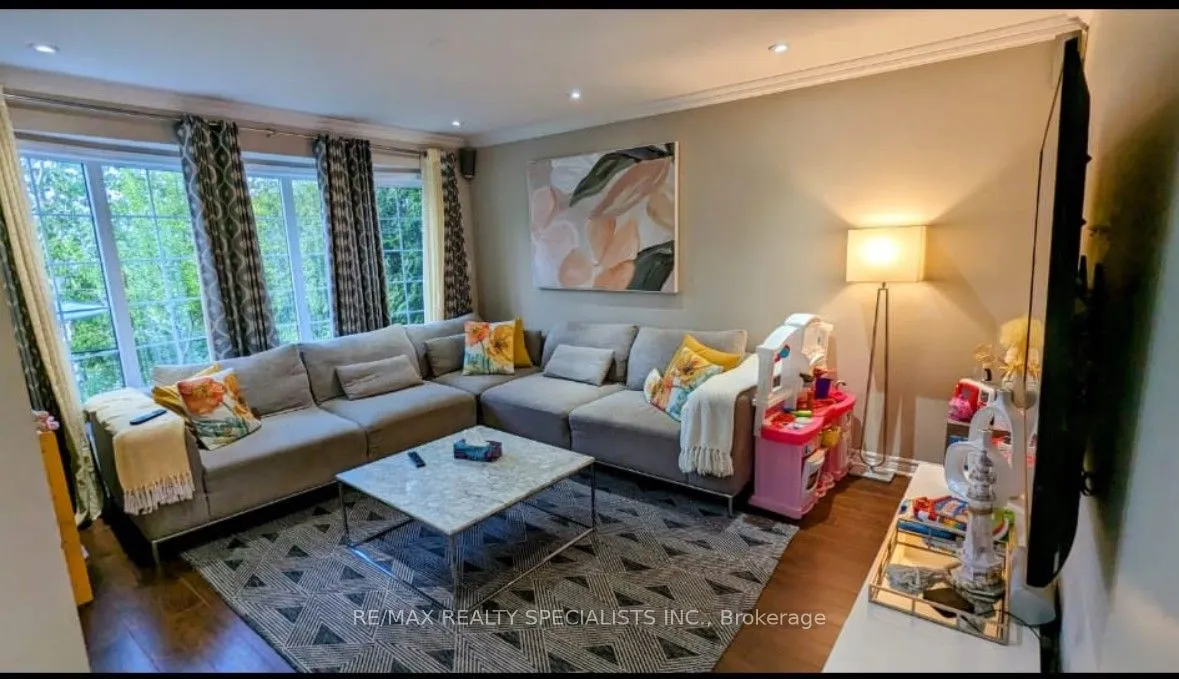 15 Bayridge Drive