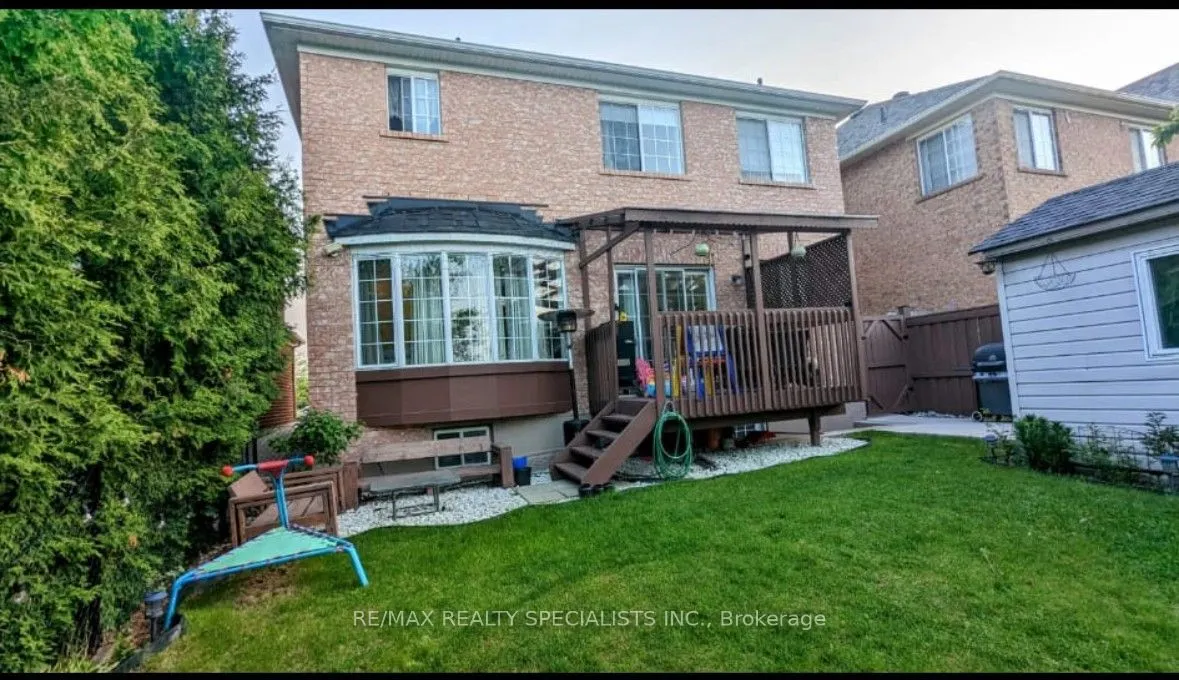15 Bayridge Drive