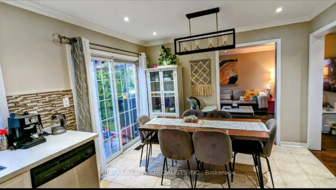 15 Bayridge Drive