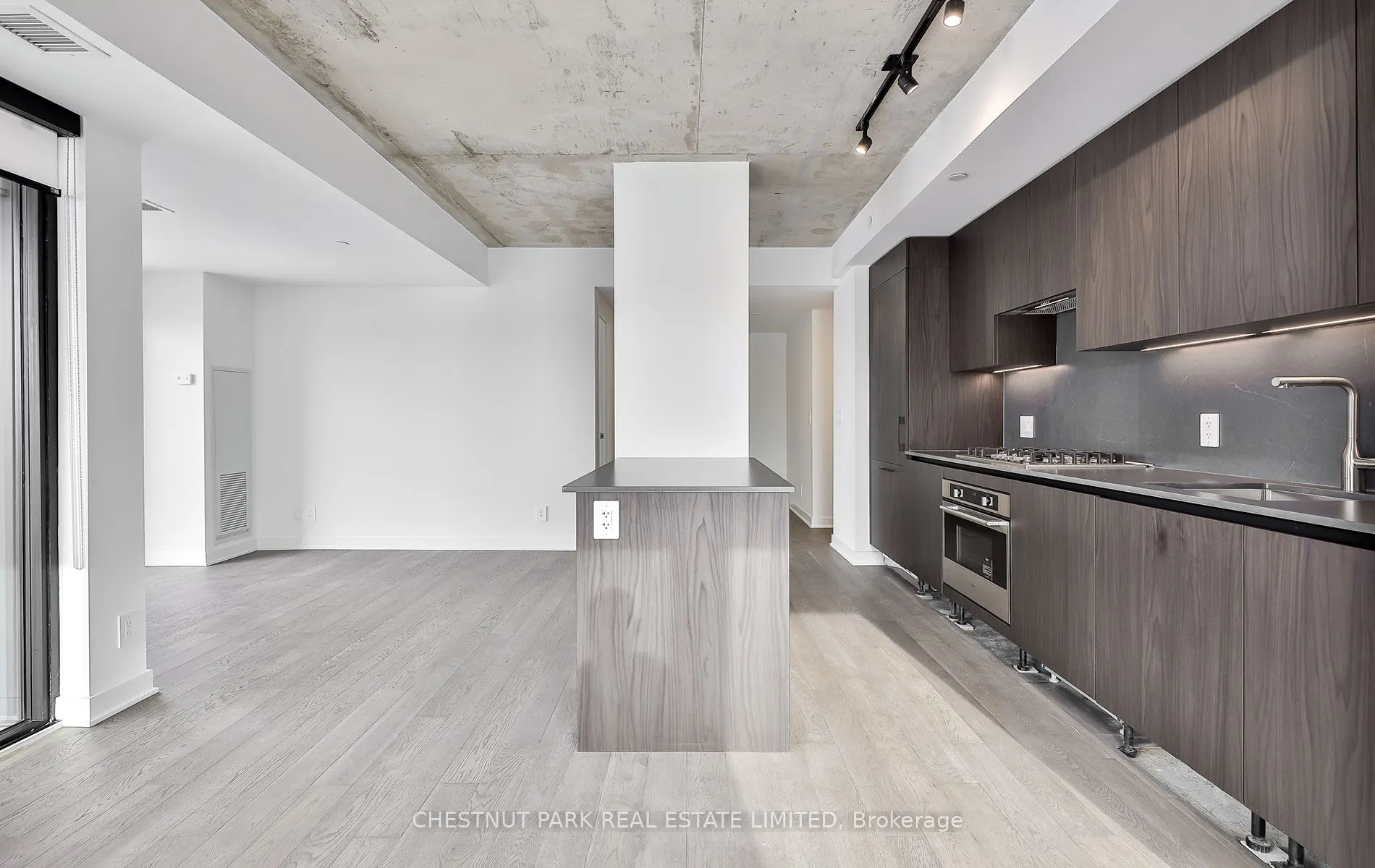 2720 Dundas Street W, #508
