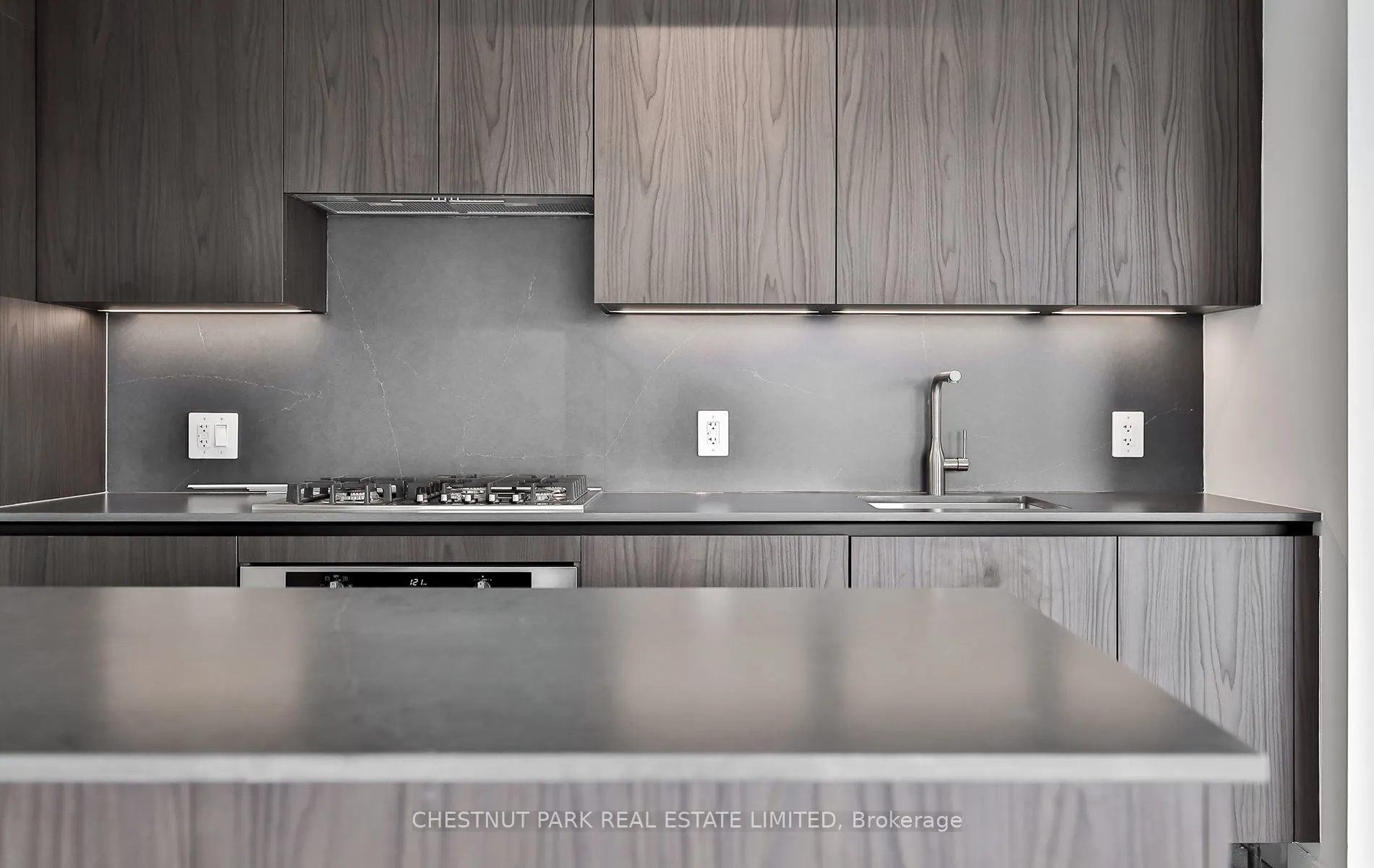 2720 Dundas Street W, #508