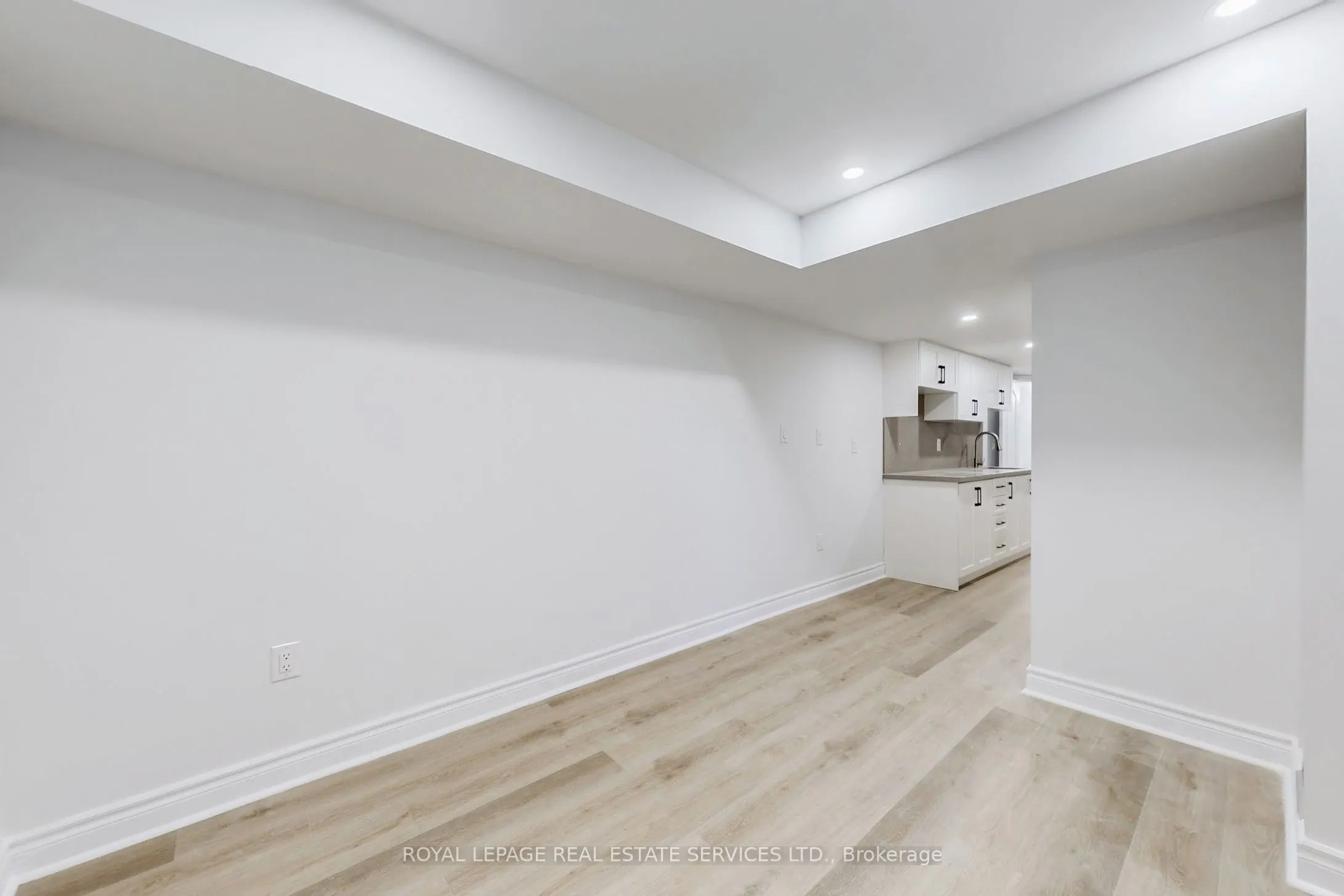 1388 Sycamore Garden, #Basement B