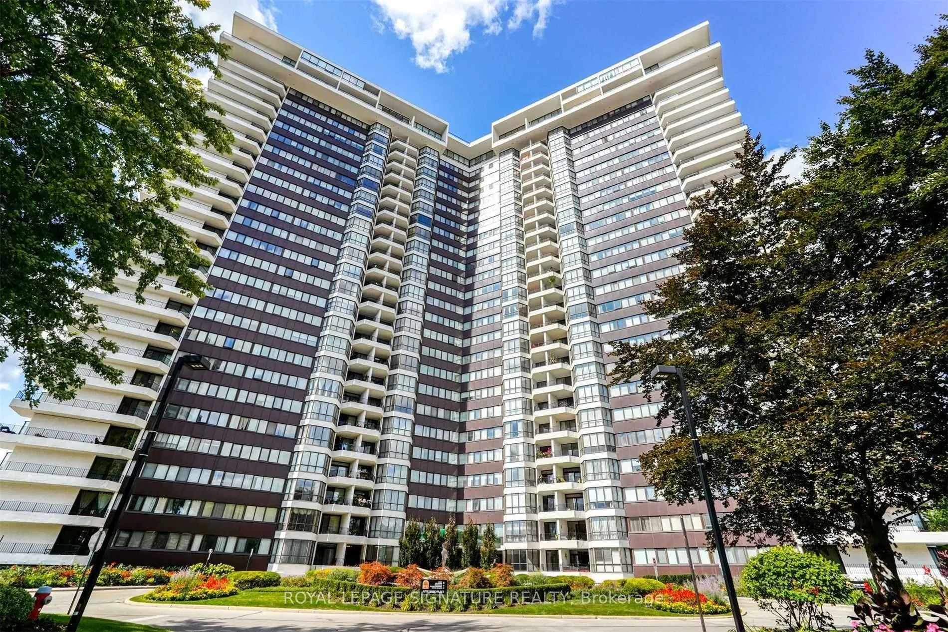 1300 Bloor Street, #104