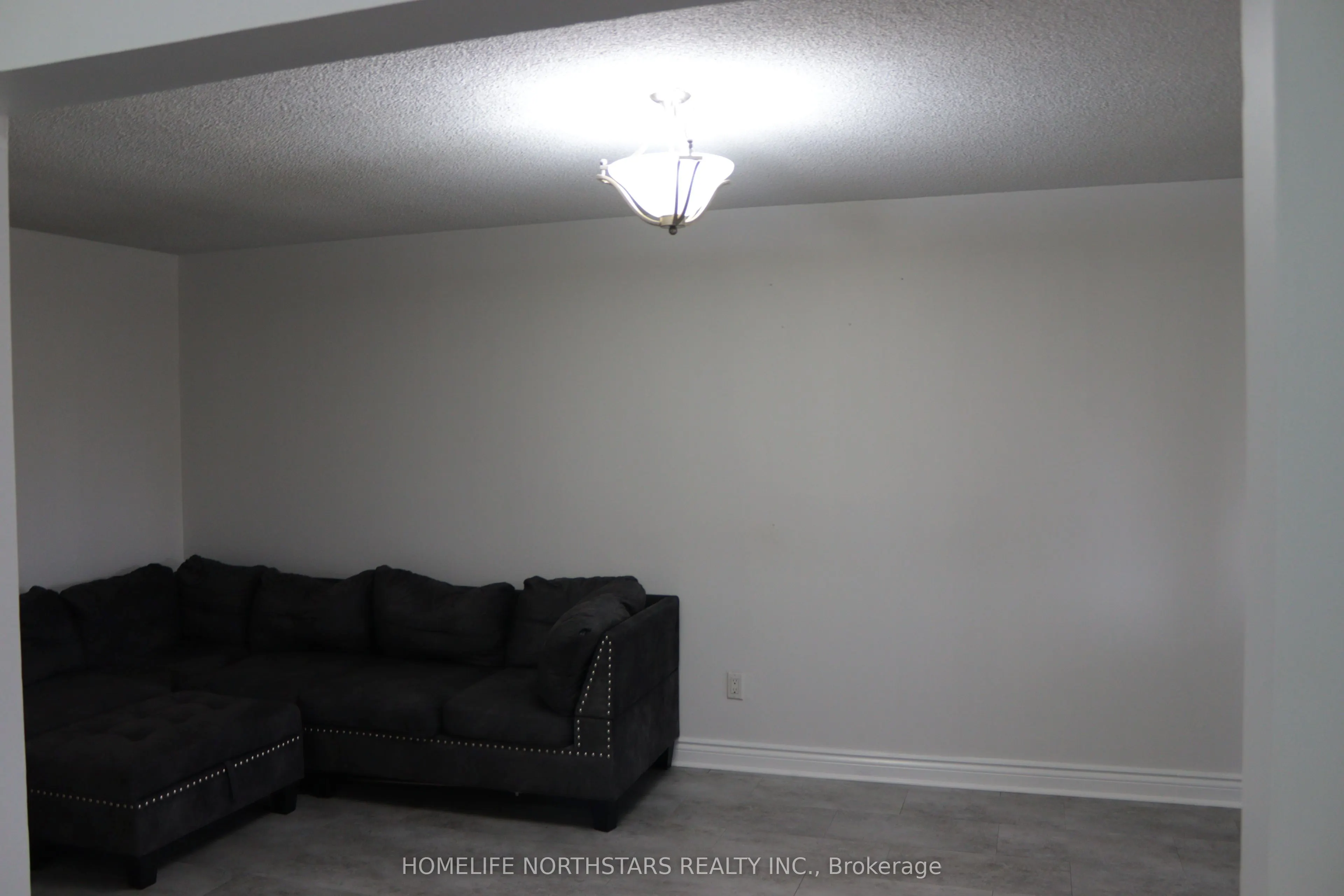 20 Demaris Avenue
