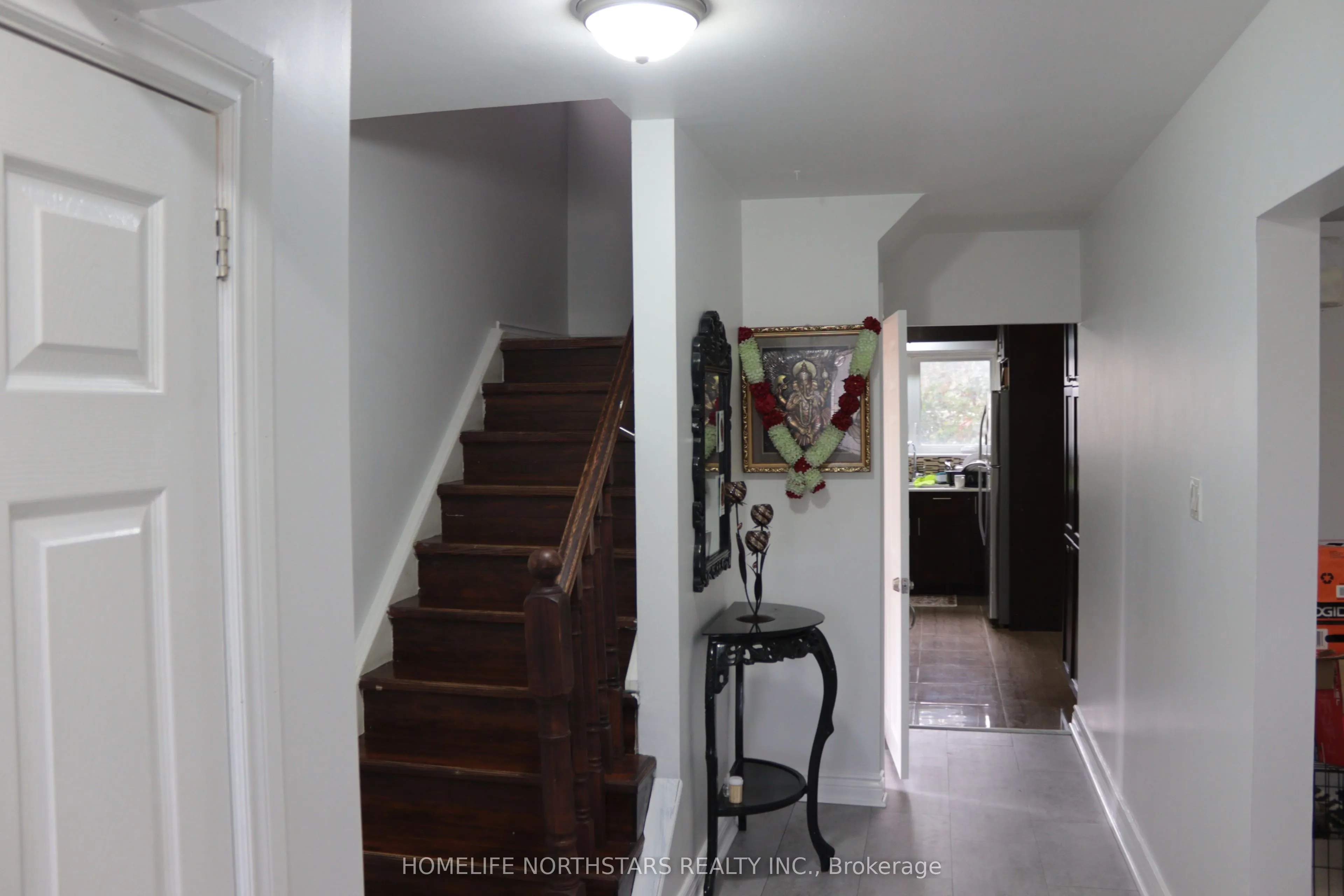20 Demaris Avenue