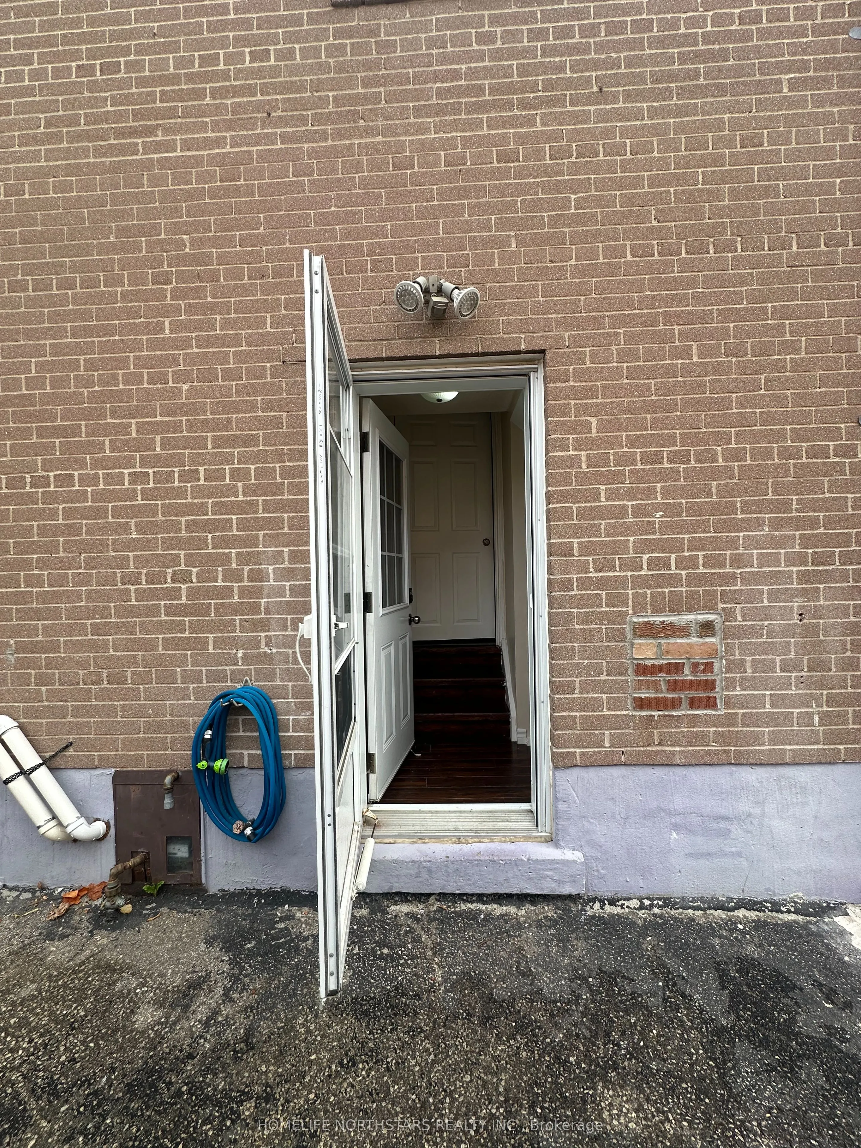 20 Demaris Avenue