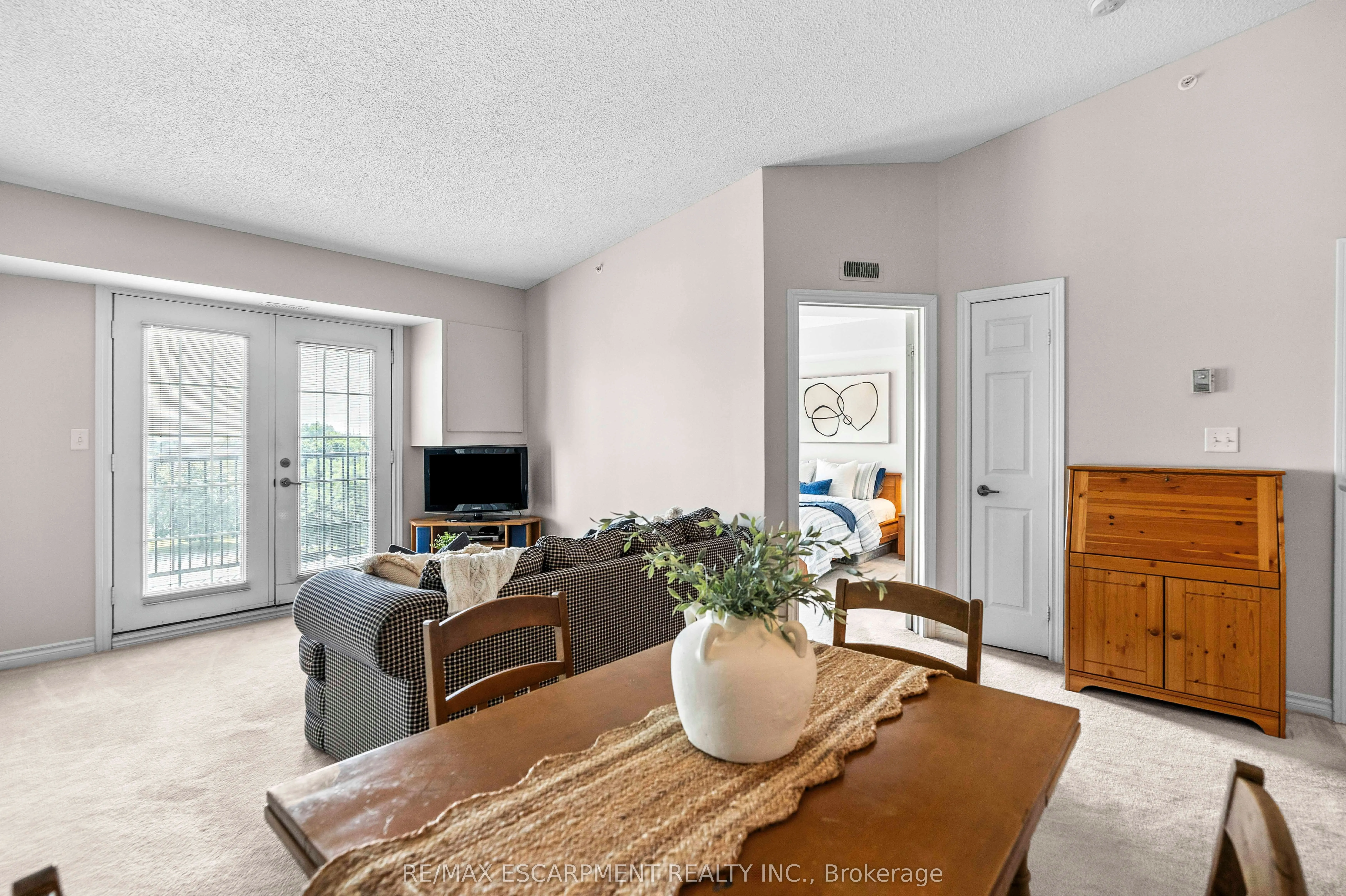 1411 Walkers Line, #409