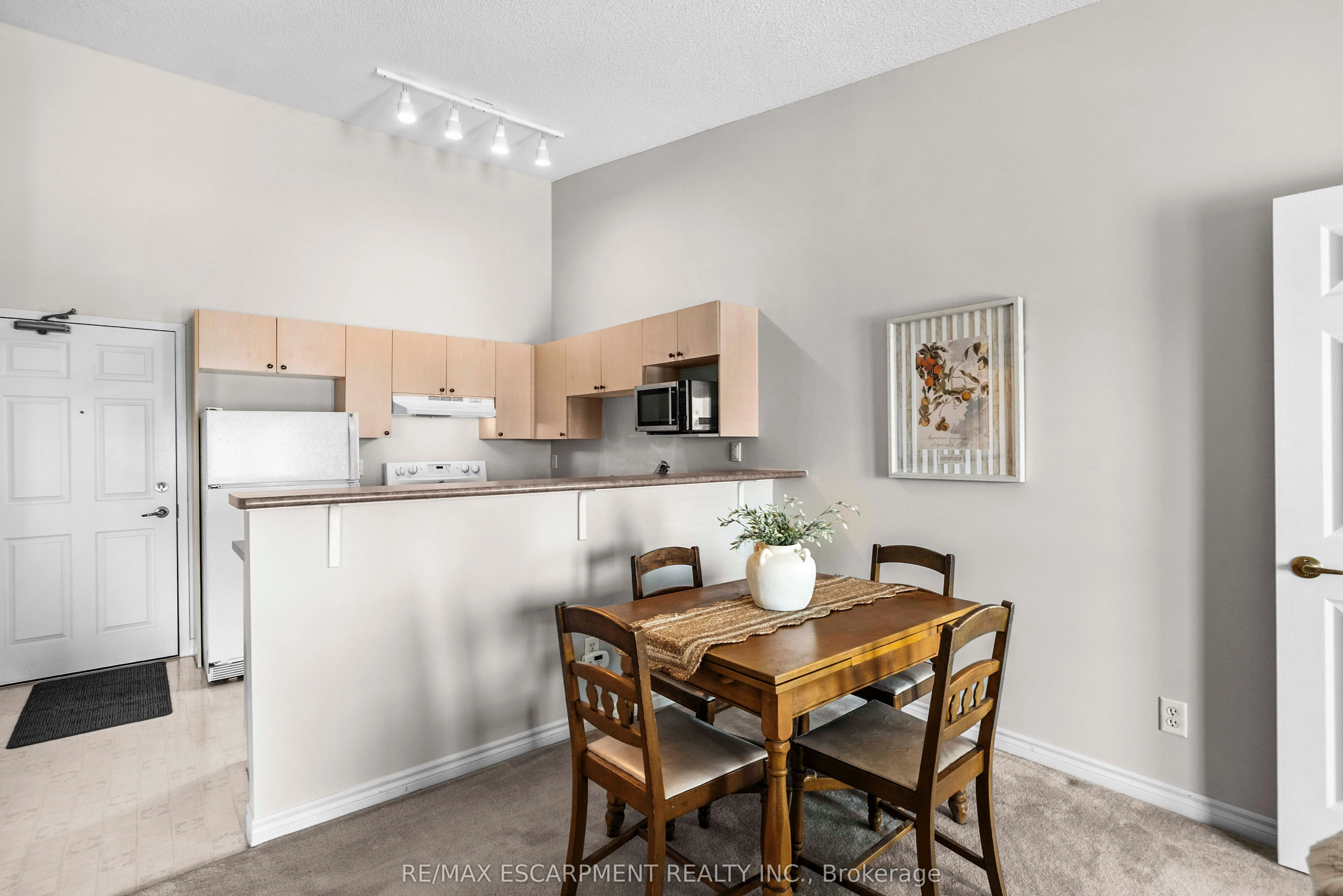 1411 Walkers Line, #409
