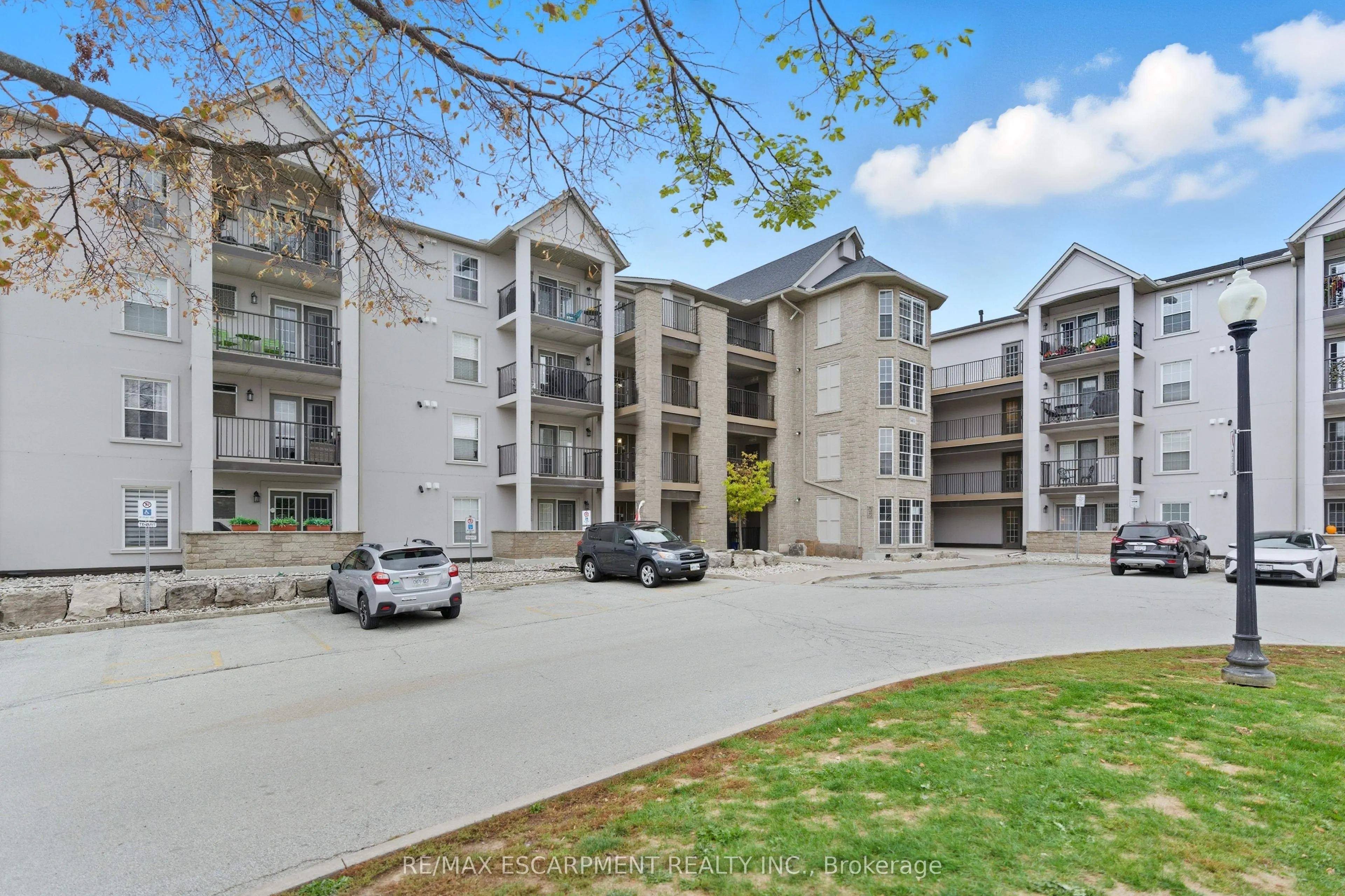 1411 Walkers Line, #409