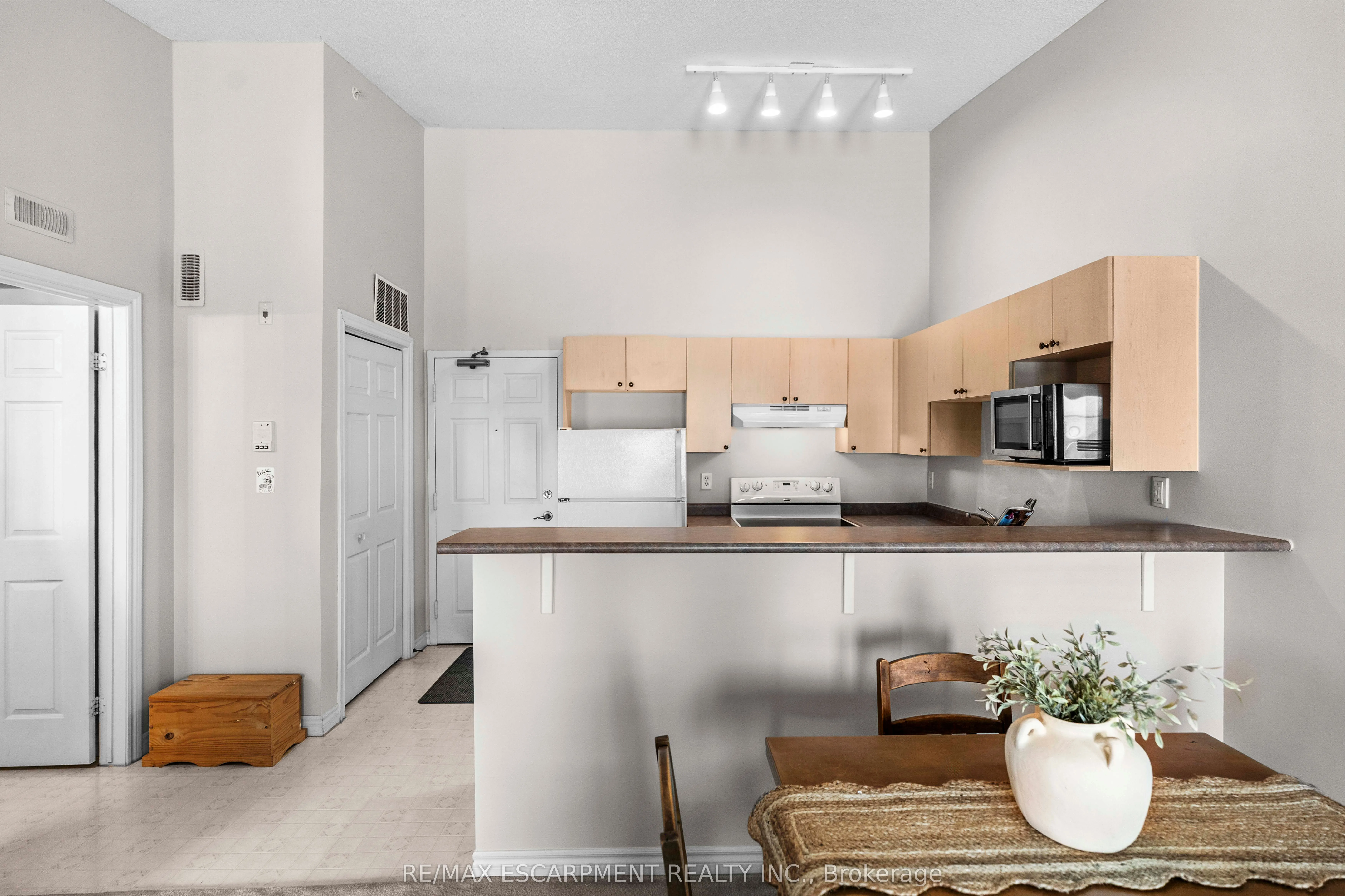 1411 Walkers Line, #409