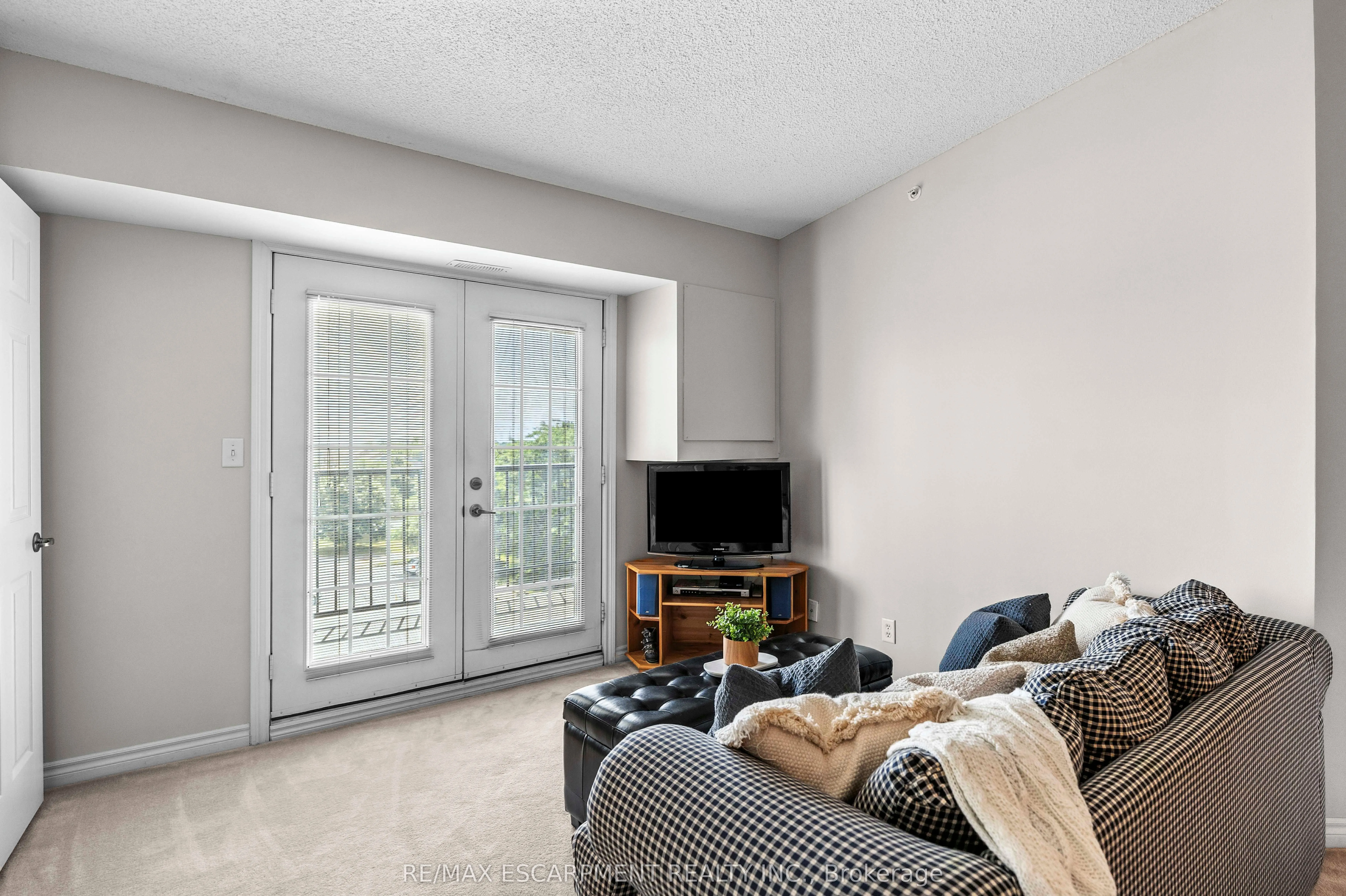 1411 Walkers Line, #409