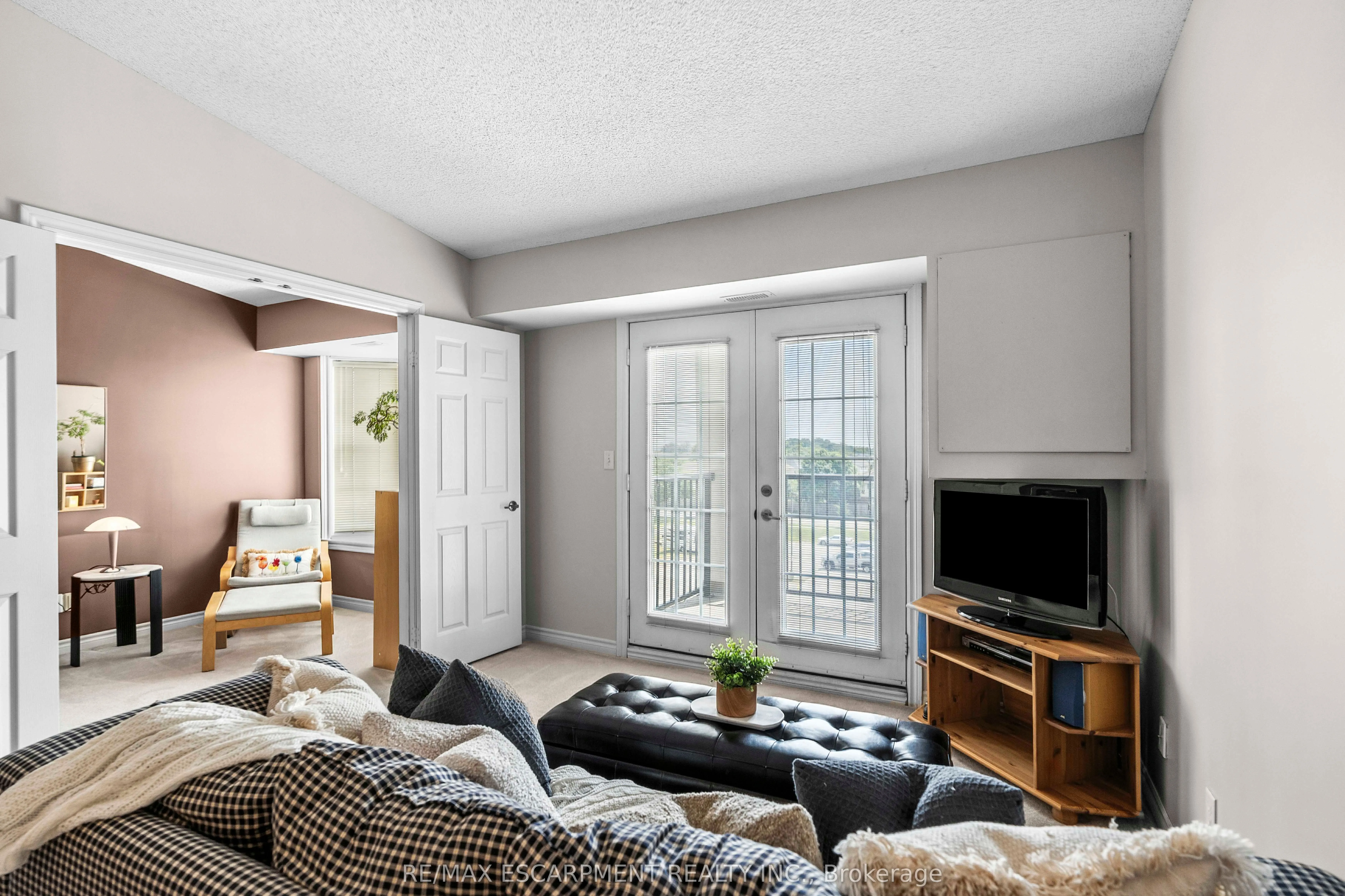 1411 Walkers Line, #409