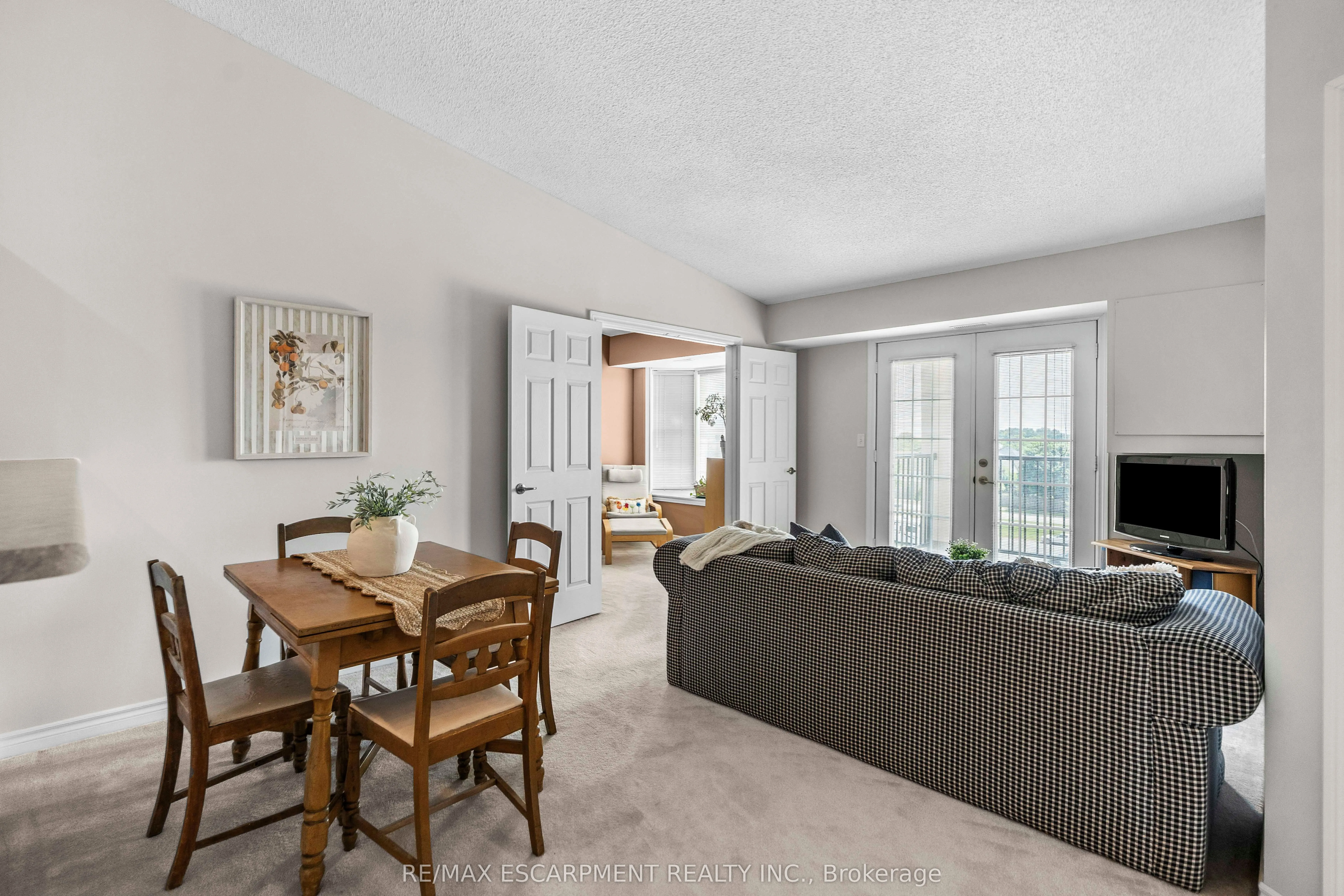 1411 Walkers Line, #409