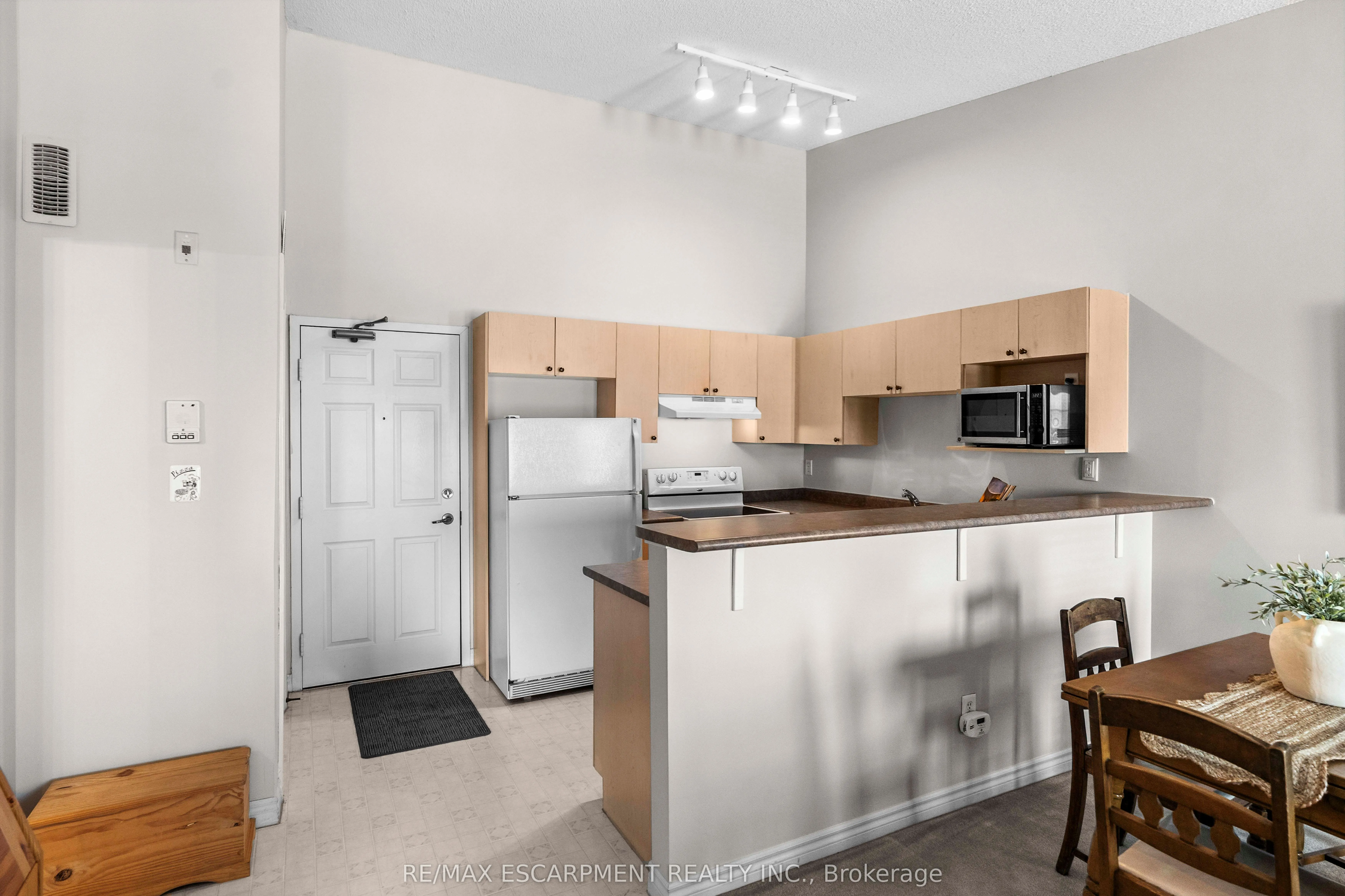 1411 Walkers Line, #409