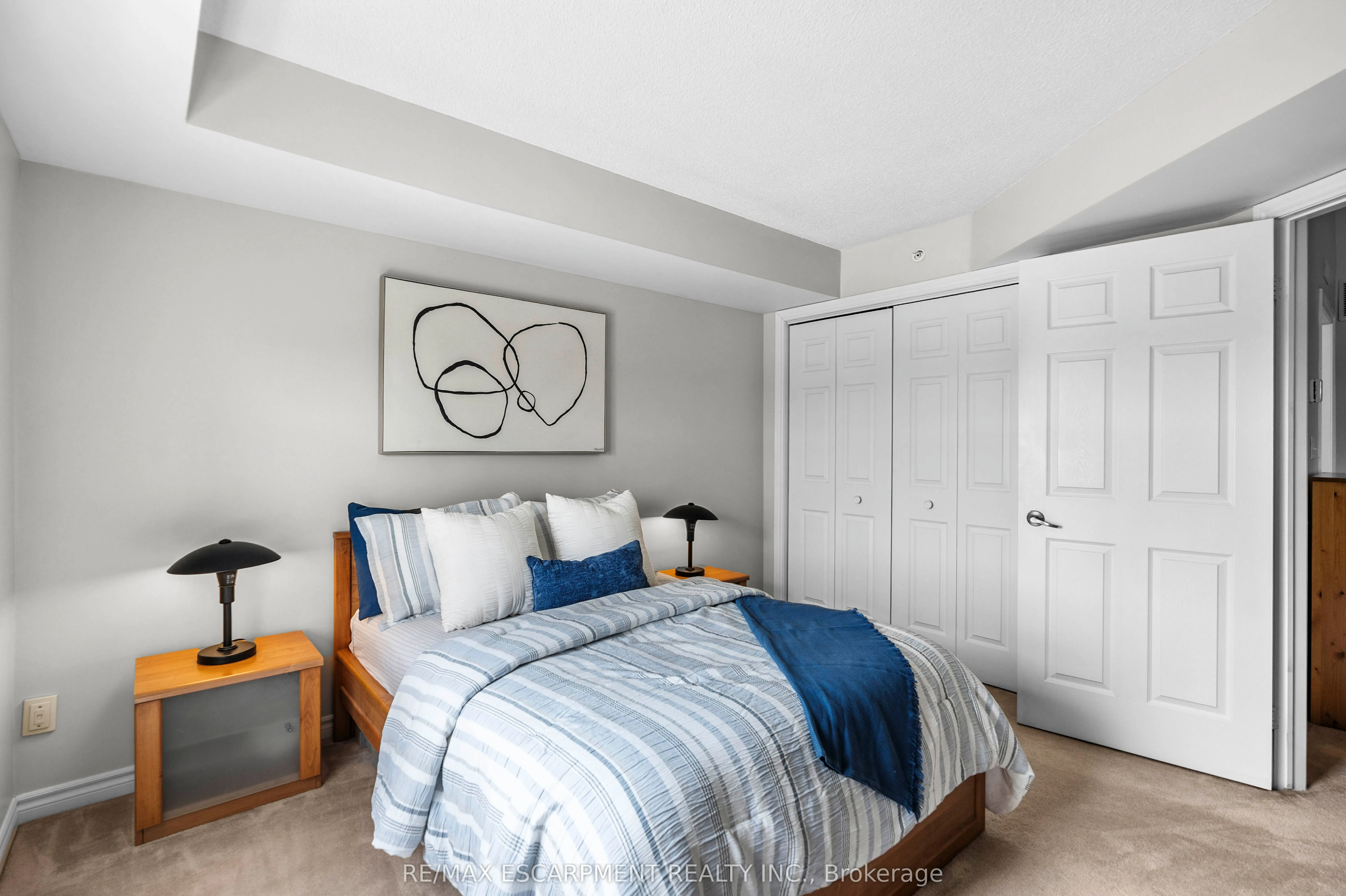 1411 Walkers Line, #409