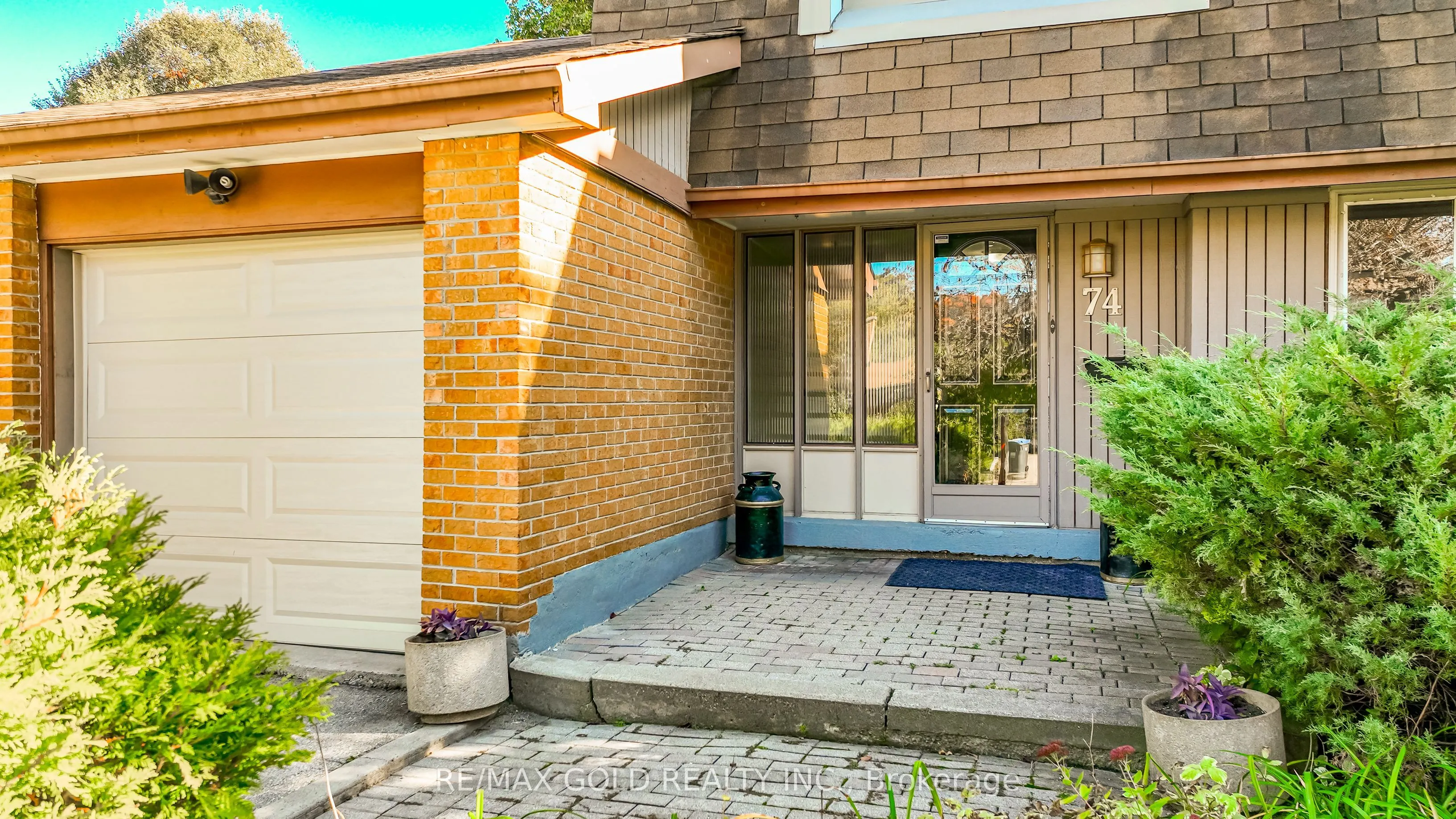74 Lorraine Crescent