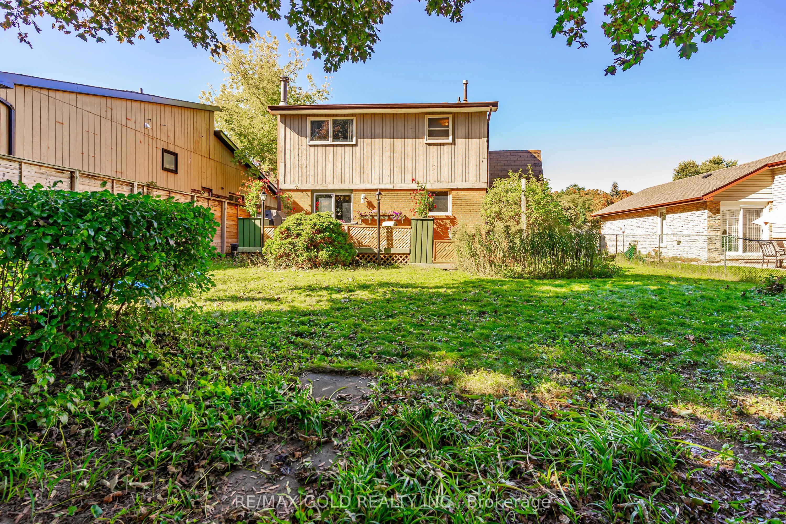 74 Lorraine Crescent
