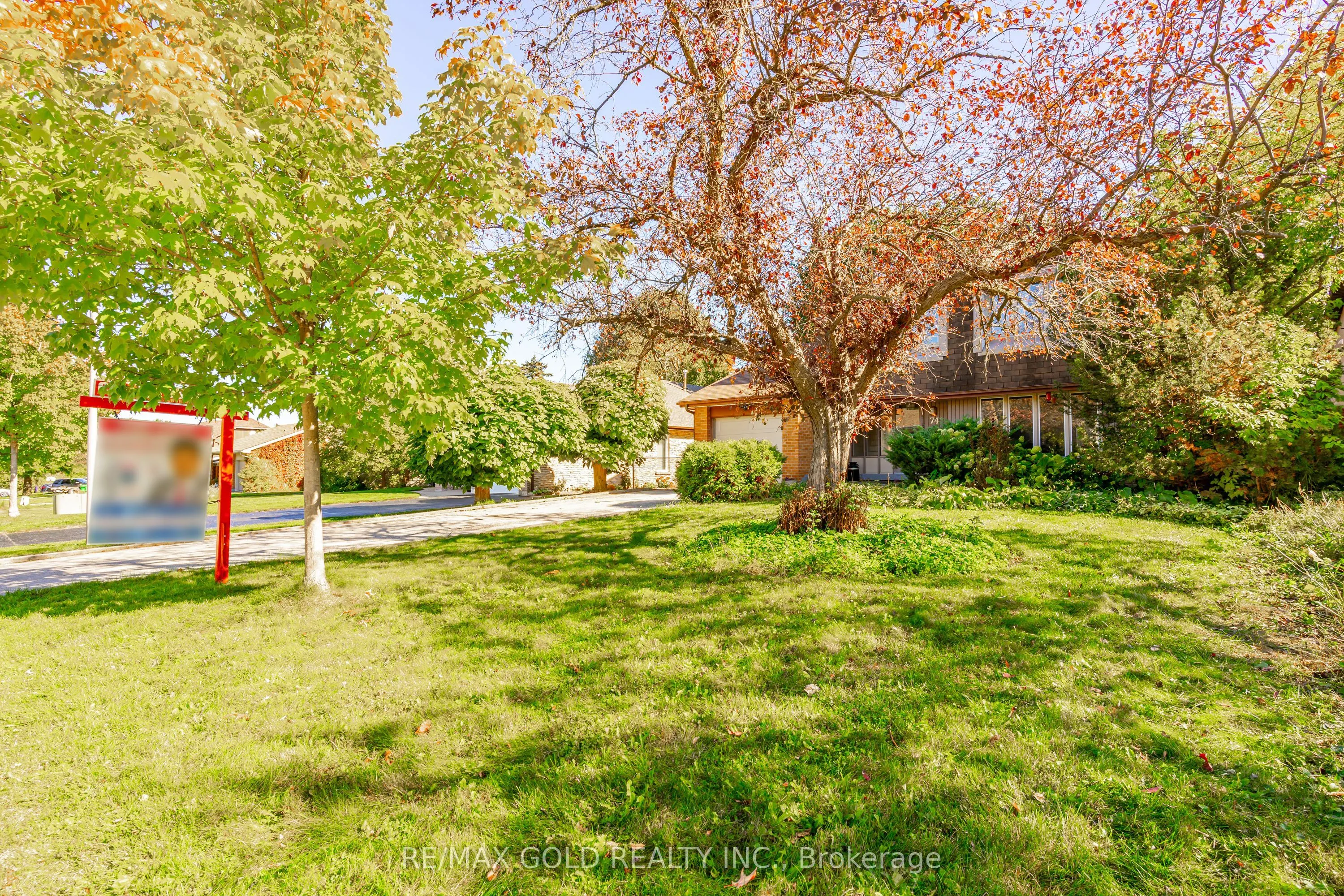 74 Lorraine Crescent
