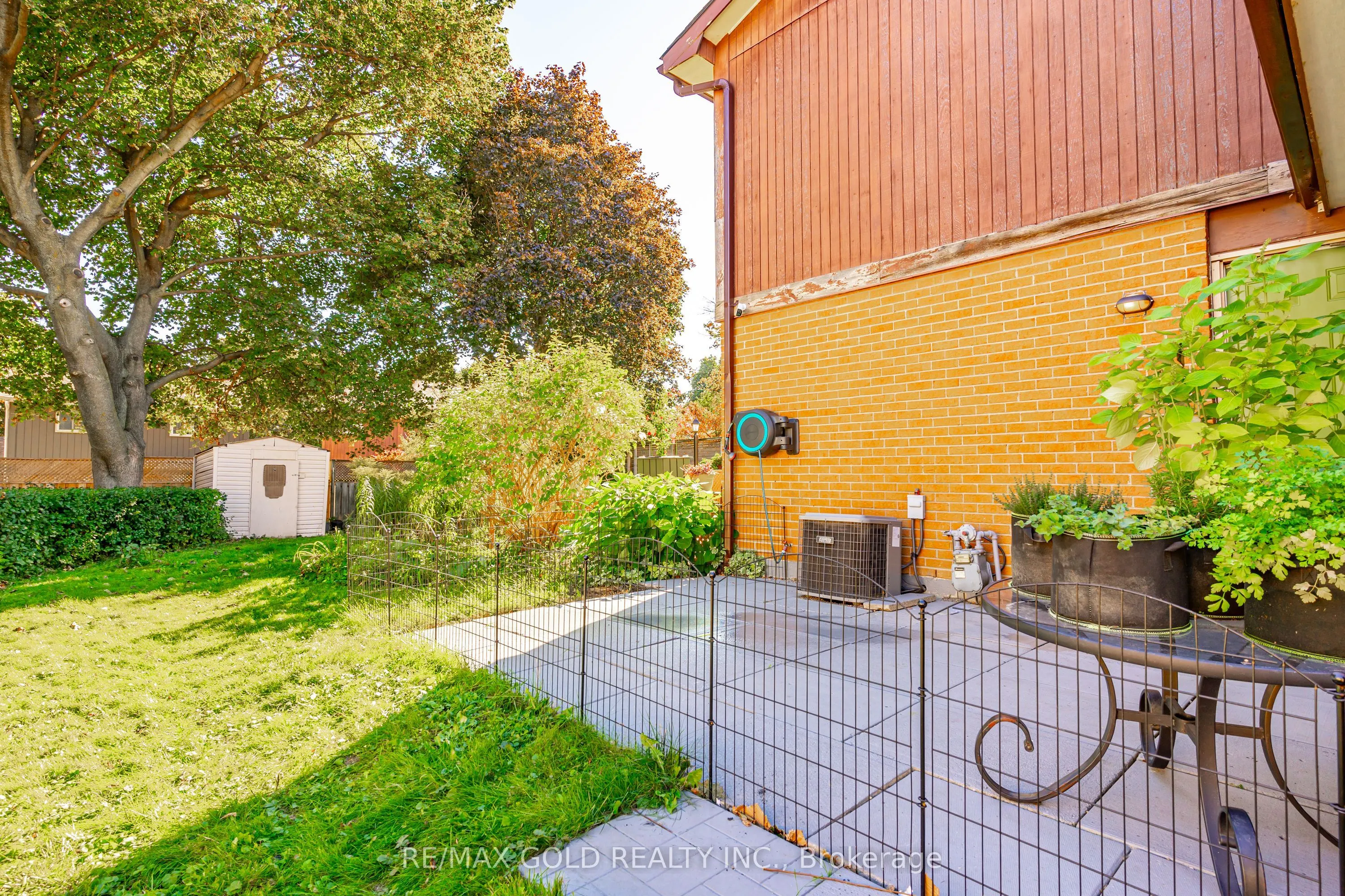 74 Lorraine Crescent