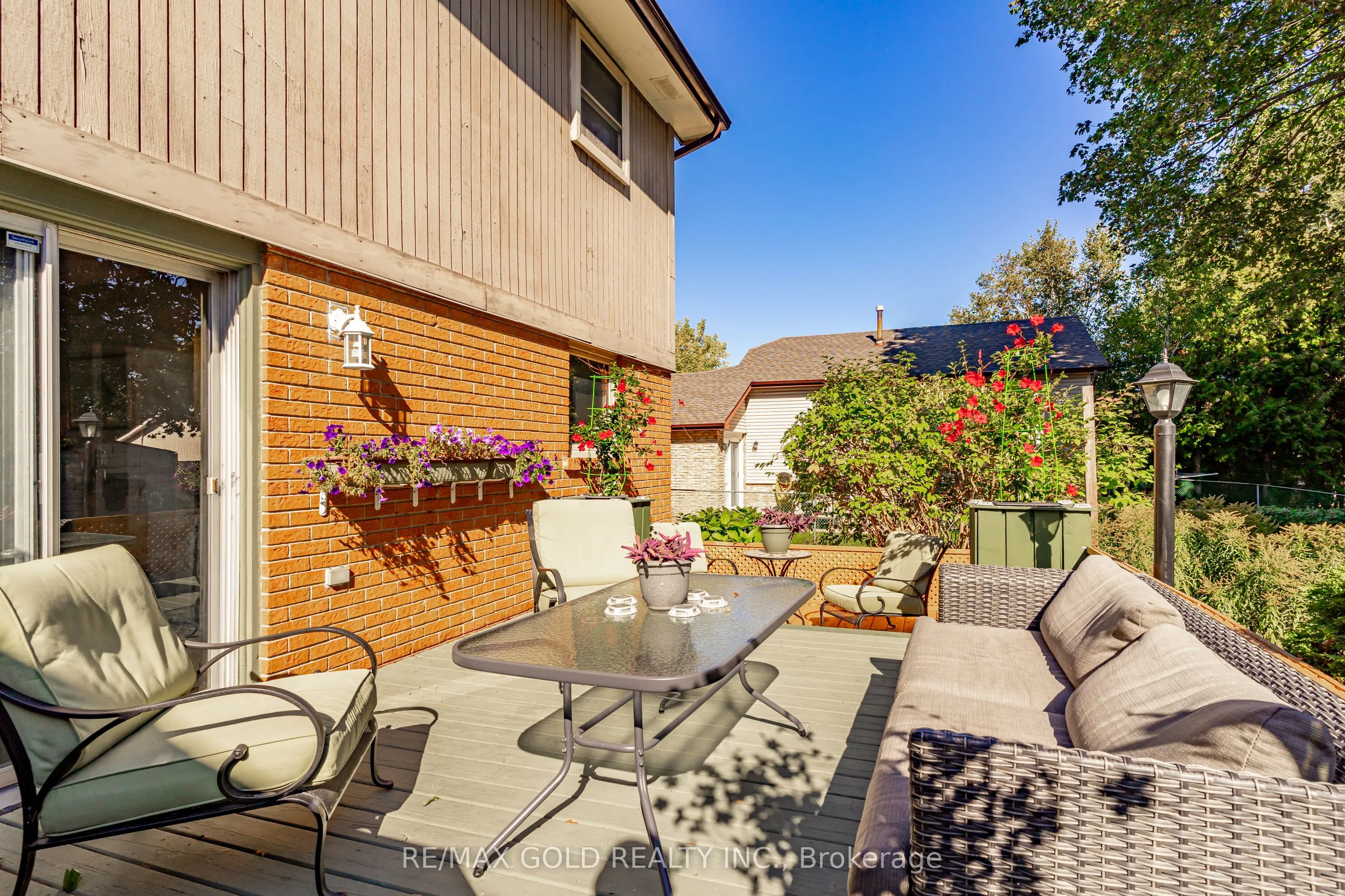 74 Lorraine Crescent