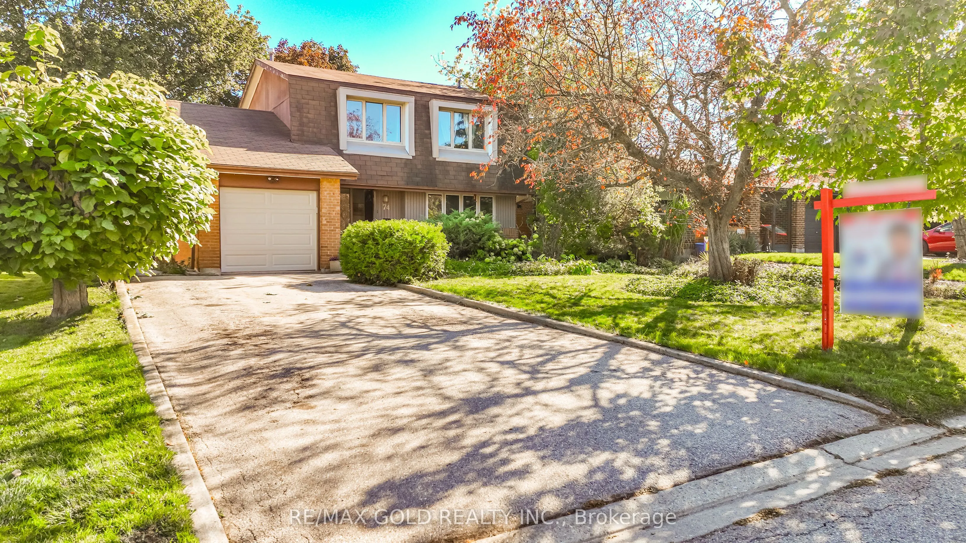 74 Lorraine Crescent